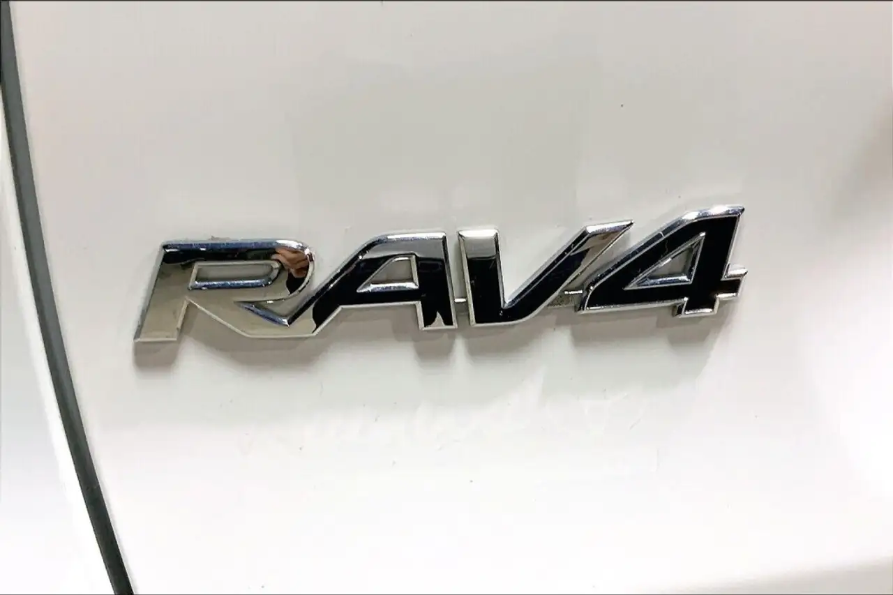 Toyota RAV 4 снимка Toyota RAV 4