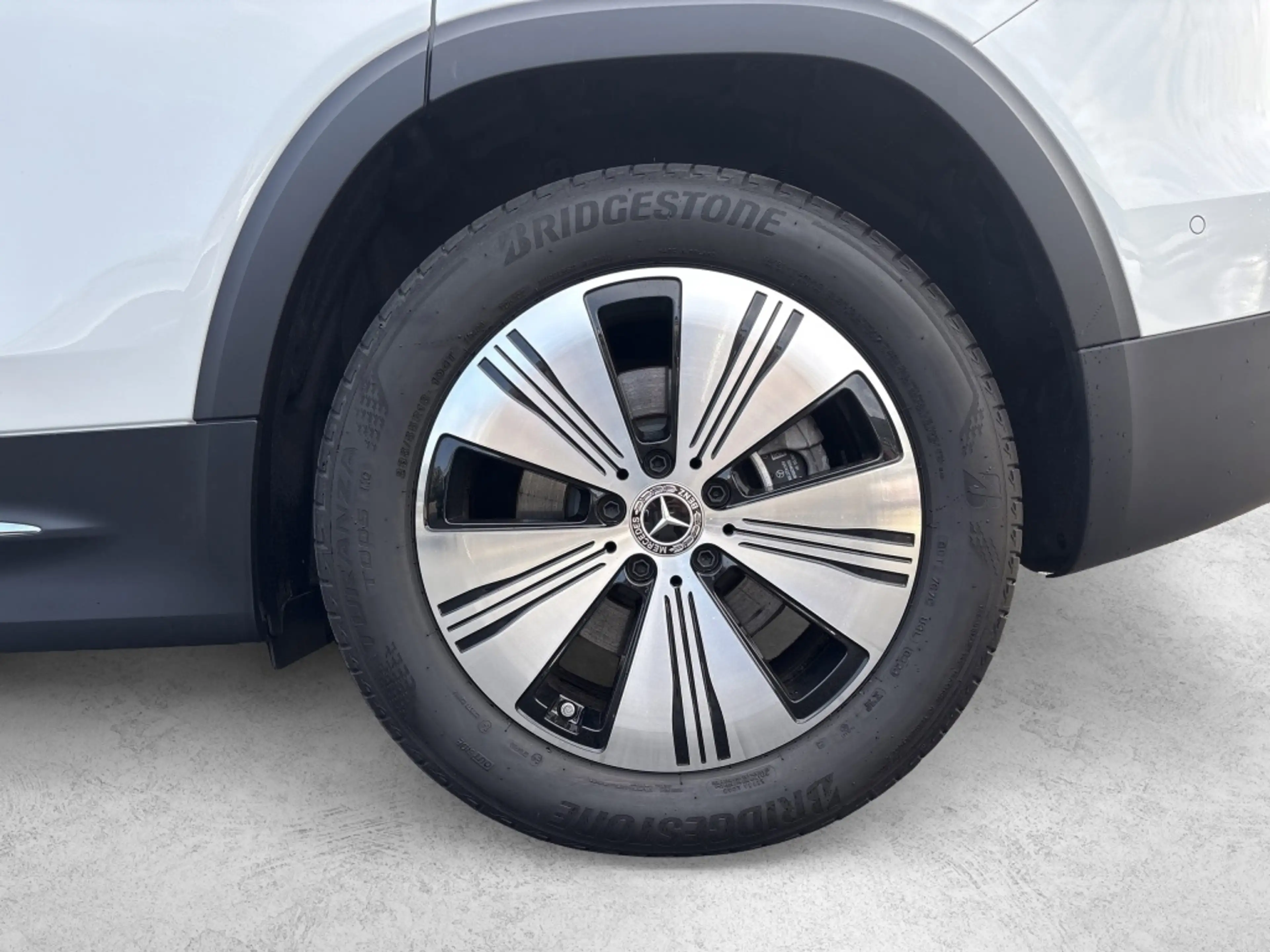 Mercedes-Benz EQB 300 4MATIC Progr. PANO SOUND NAVI MEMORY — photo 4