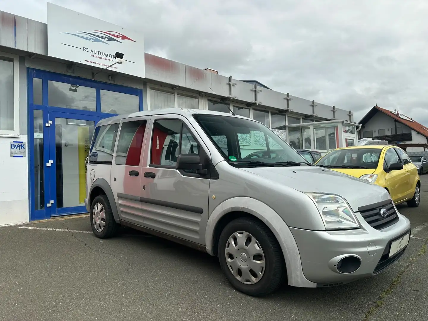 Ford Tourneo Connect Trend 1.8TDCi*8fach*Klima*AHK* Silber - 2