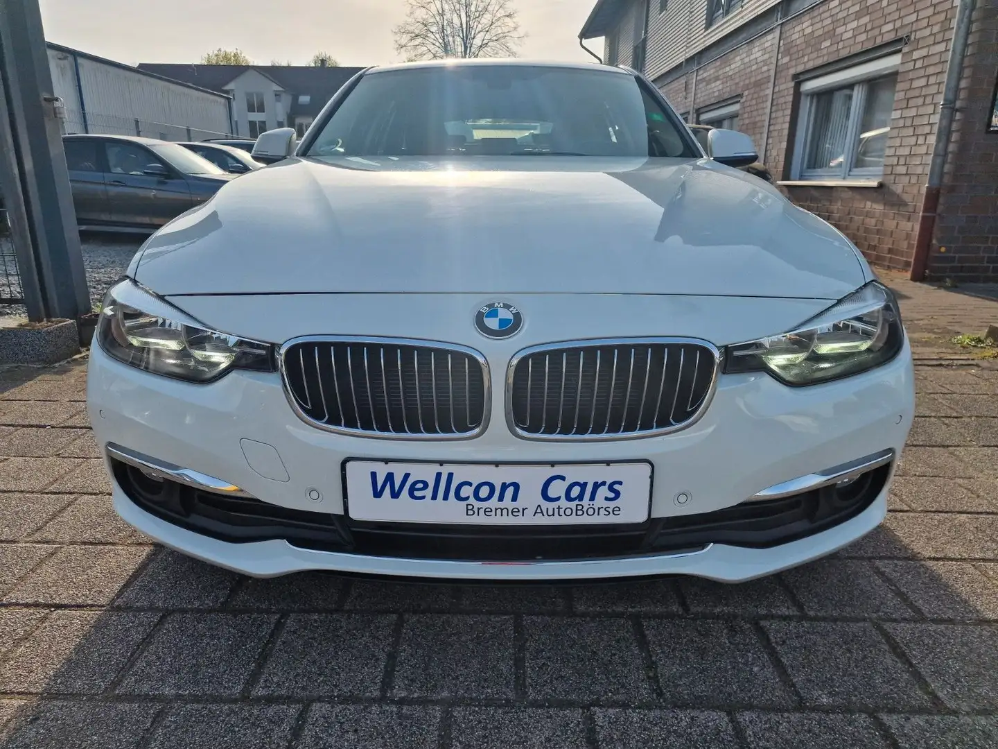 BMW 320 d xDrive Steptronic Luxury Line Leder Weiß - 2