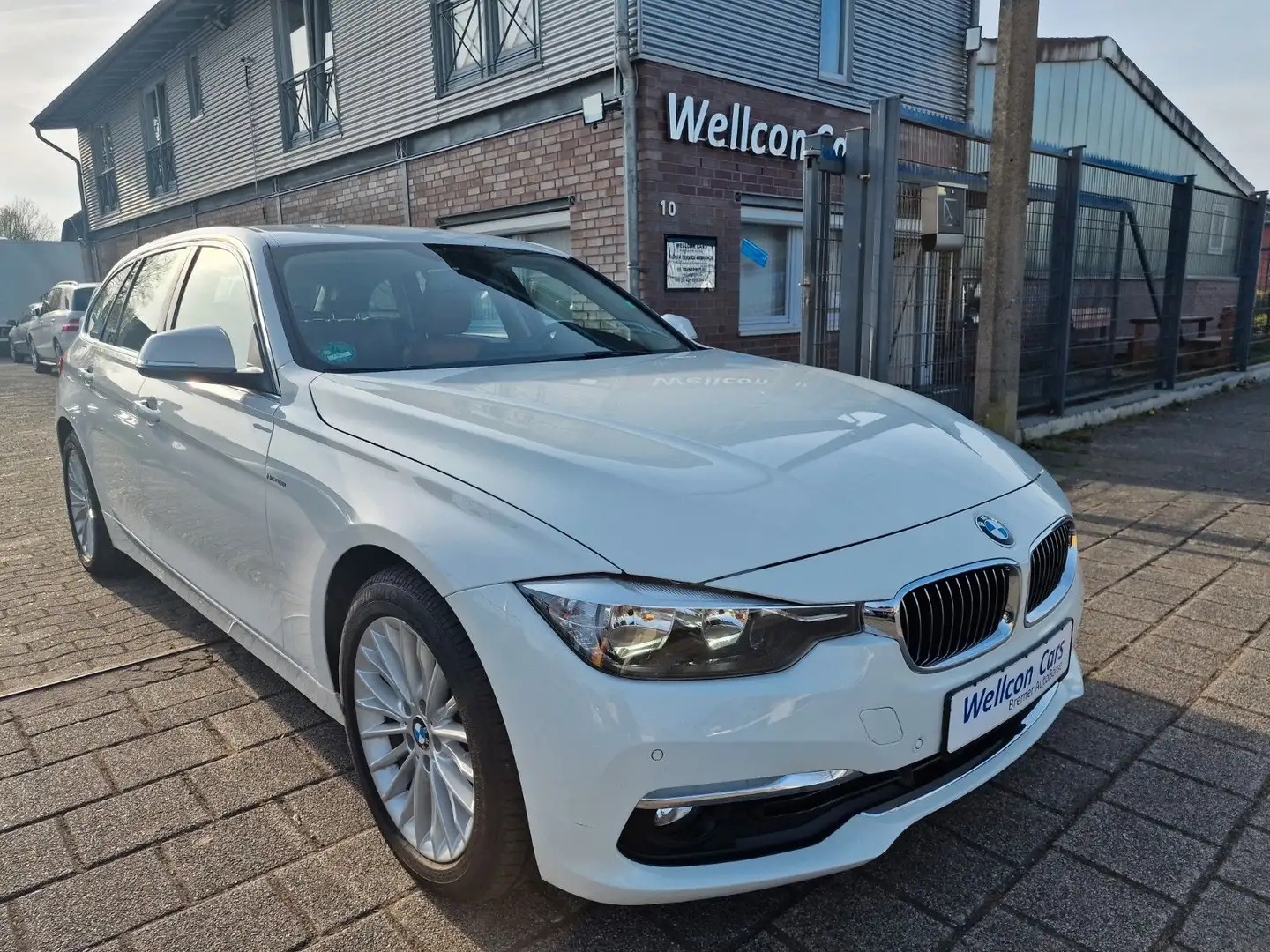 BMW 320 d xDrive Steptronic Luxury Line Leder Weiß - 1
