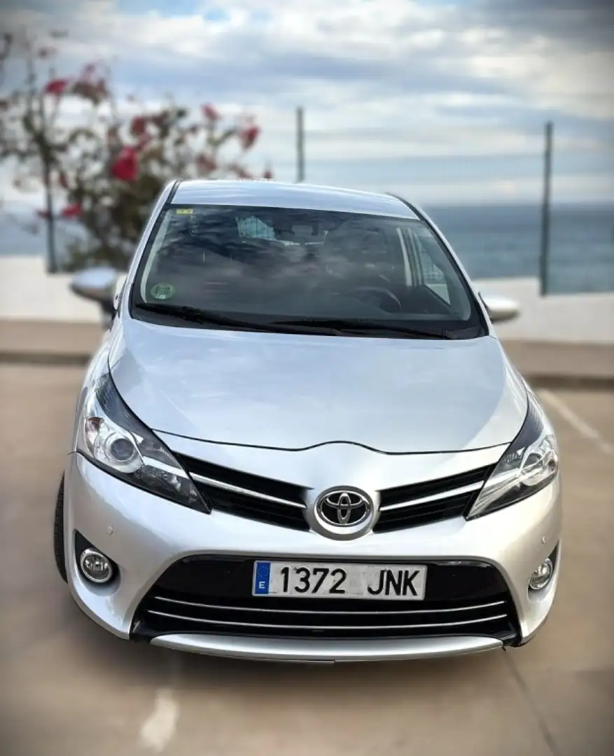 Toyota Verso 115D Business 7pl. Gris - 2