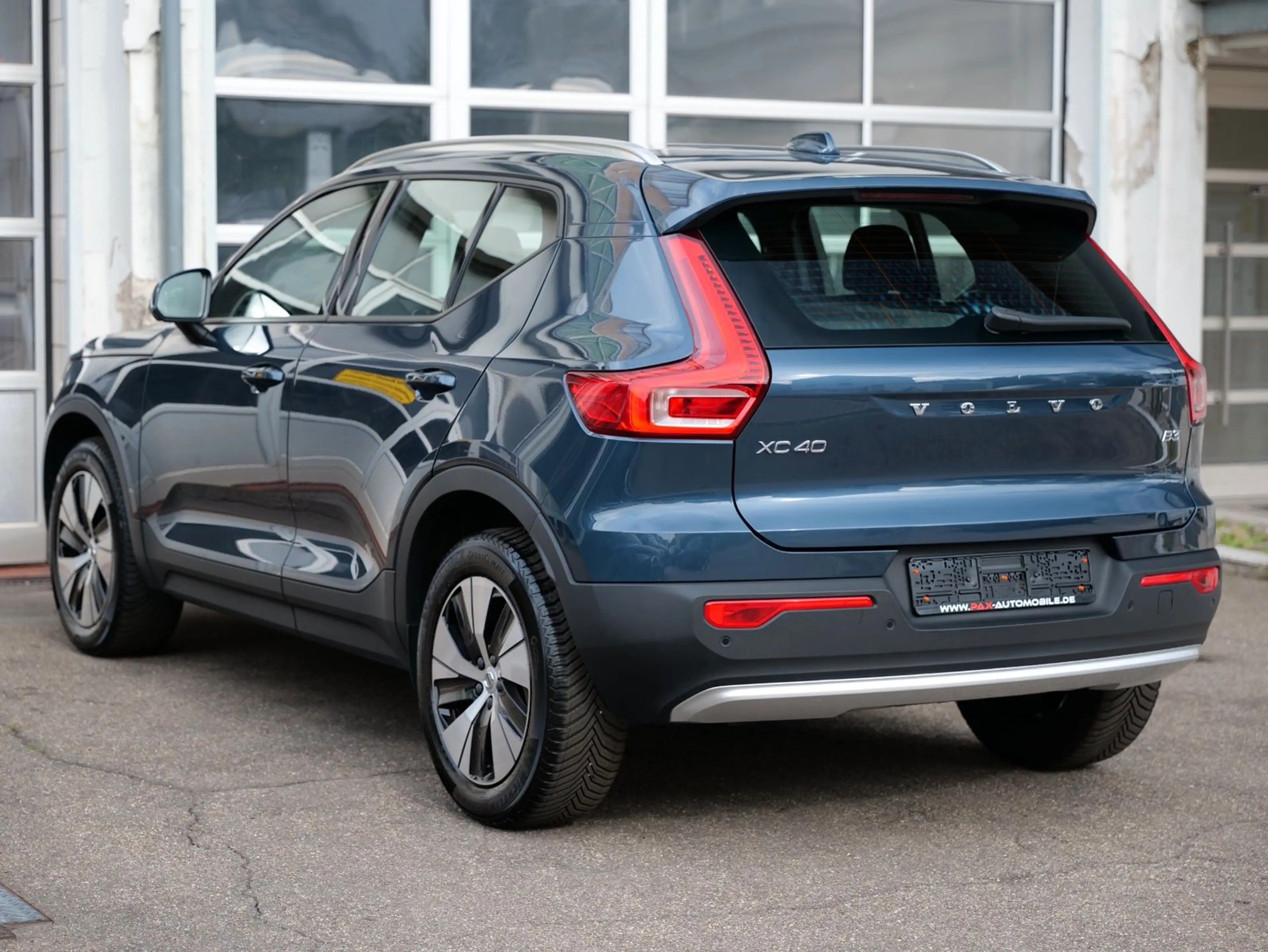Volvo XC40 B3 Core 2WD LEDER+NAVI+CAM+LED+ACC+KEYLESS — photo 5