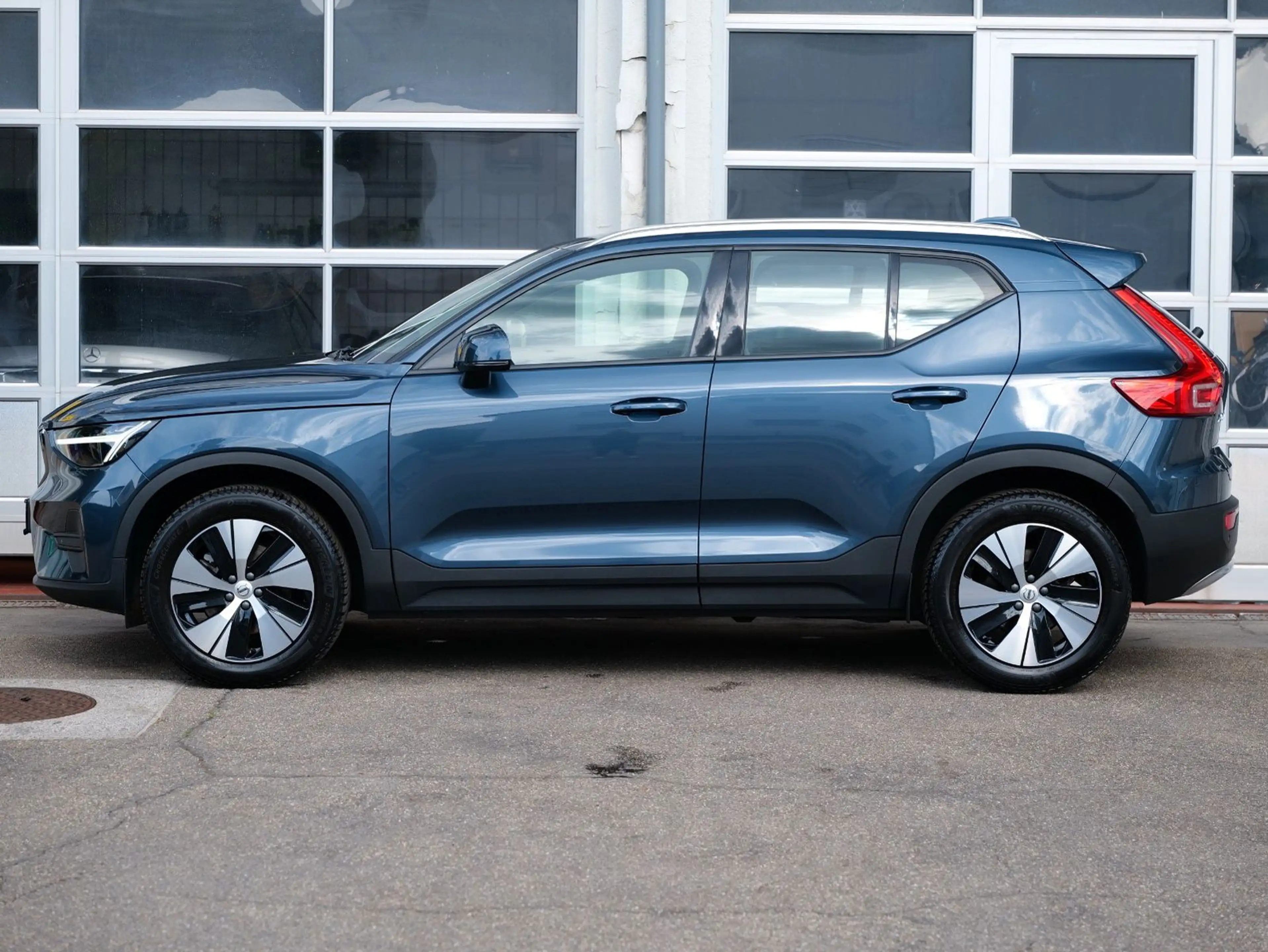 Volvo XC40 B3 Core 2WD LEDER+NAVI+CAM+LED+ACC+KEYLESS — photo 8