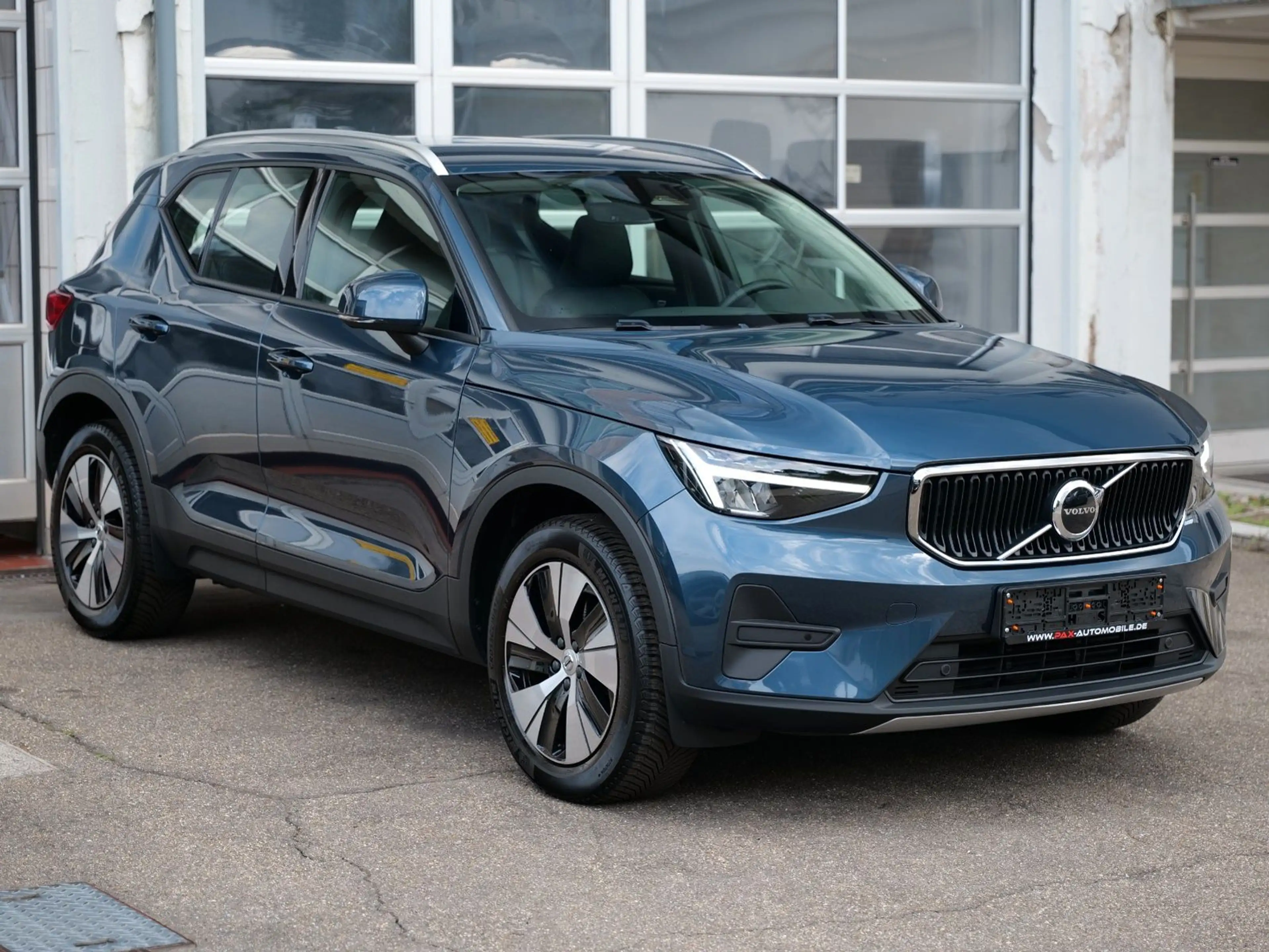 Volvo XC40 B3 Core 2WD LEDER+NAVI+CAM+LED+ACC+KEYLESS — photo 4