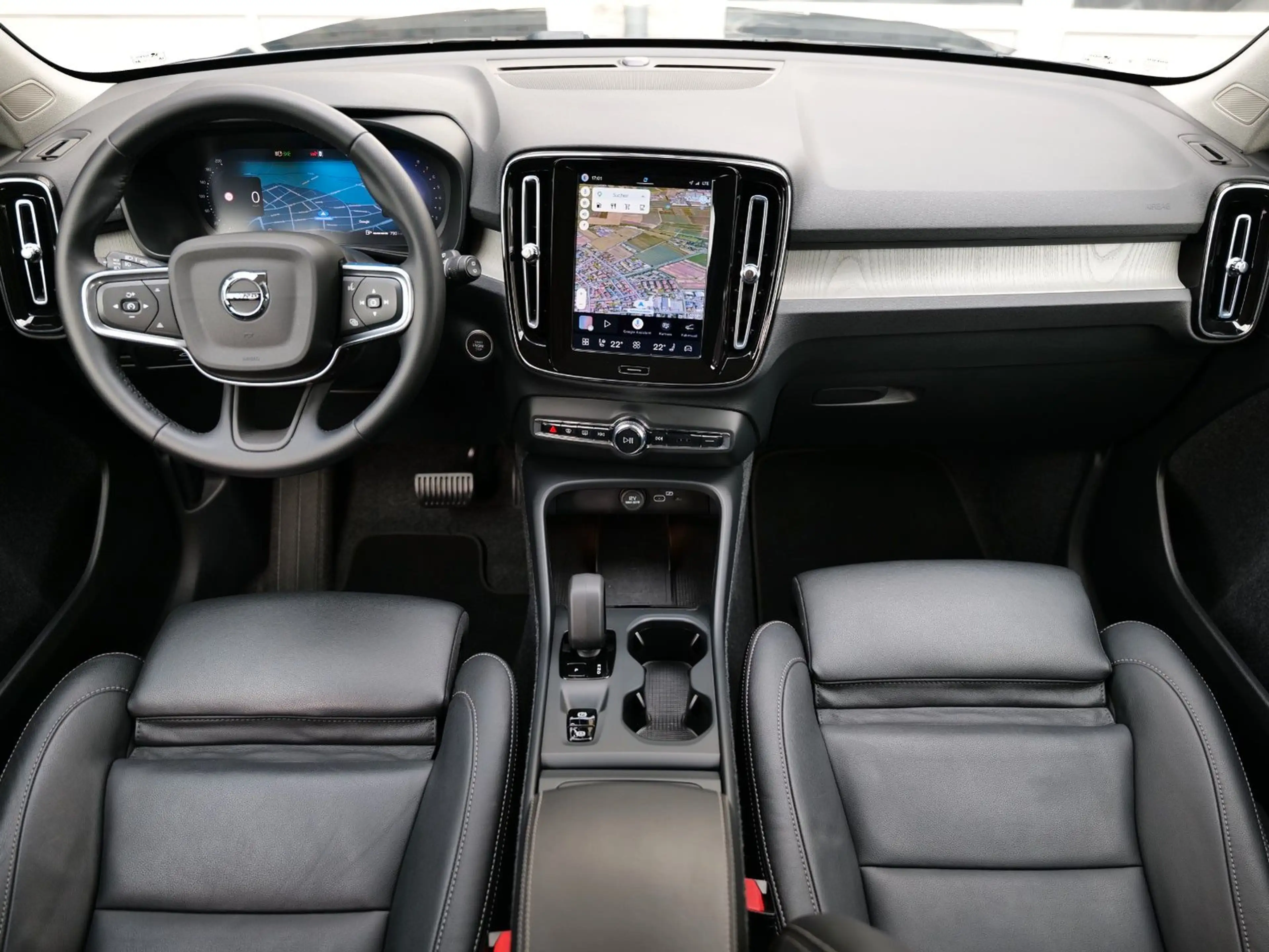 Volvo XC40 B3 Core 2WD LEDER+NAVI+CAM+LED+ACC+KEYLESS — photo 15