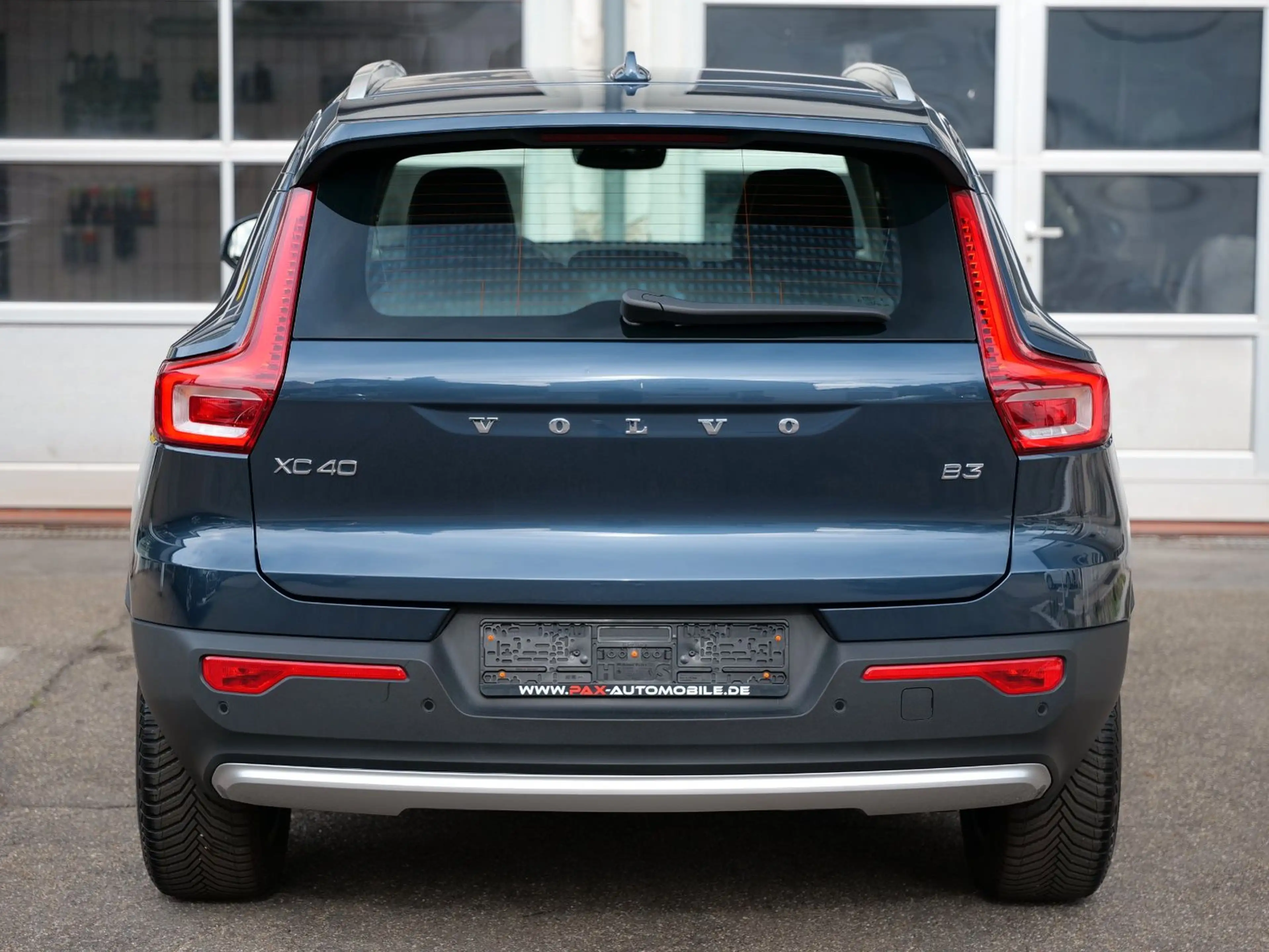 Volvo XC40 B3 Core 2WD LEDER+NAVI+CAM+LED+ACC+KEYLESS — photo 6