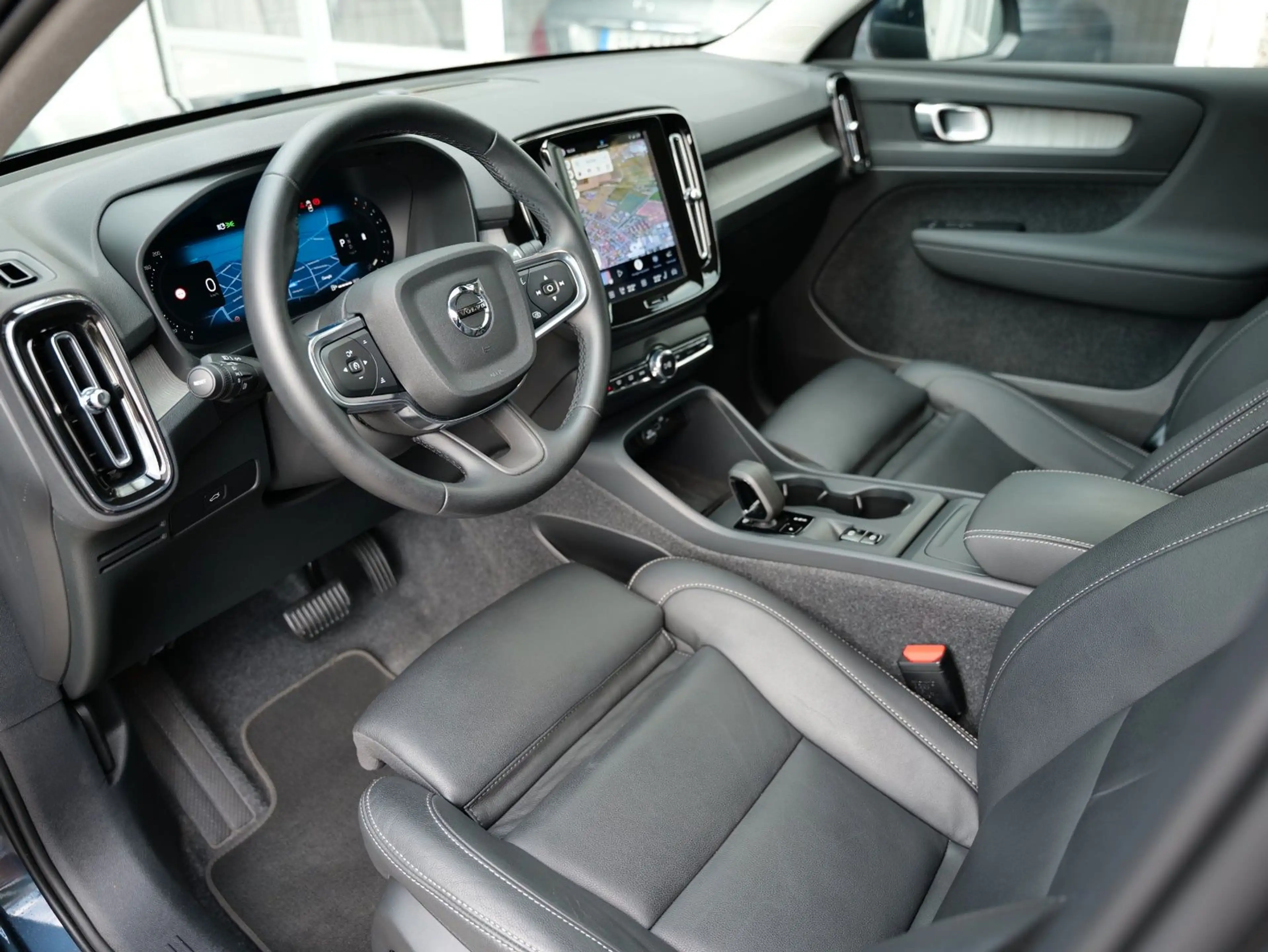 Volvo XC40 B3 Core 2WD LEDER+NAVI+CAM+LED+ACC+KEYLESS — photo 13