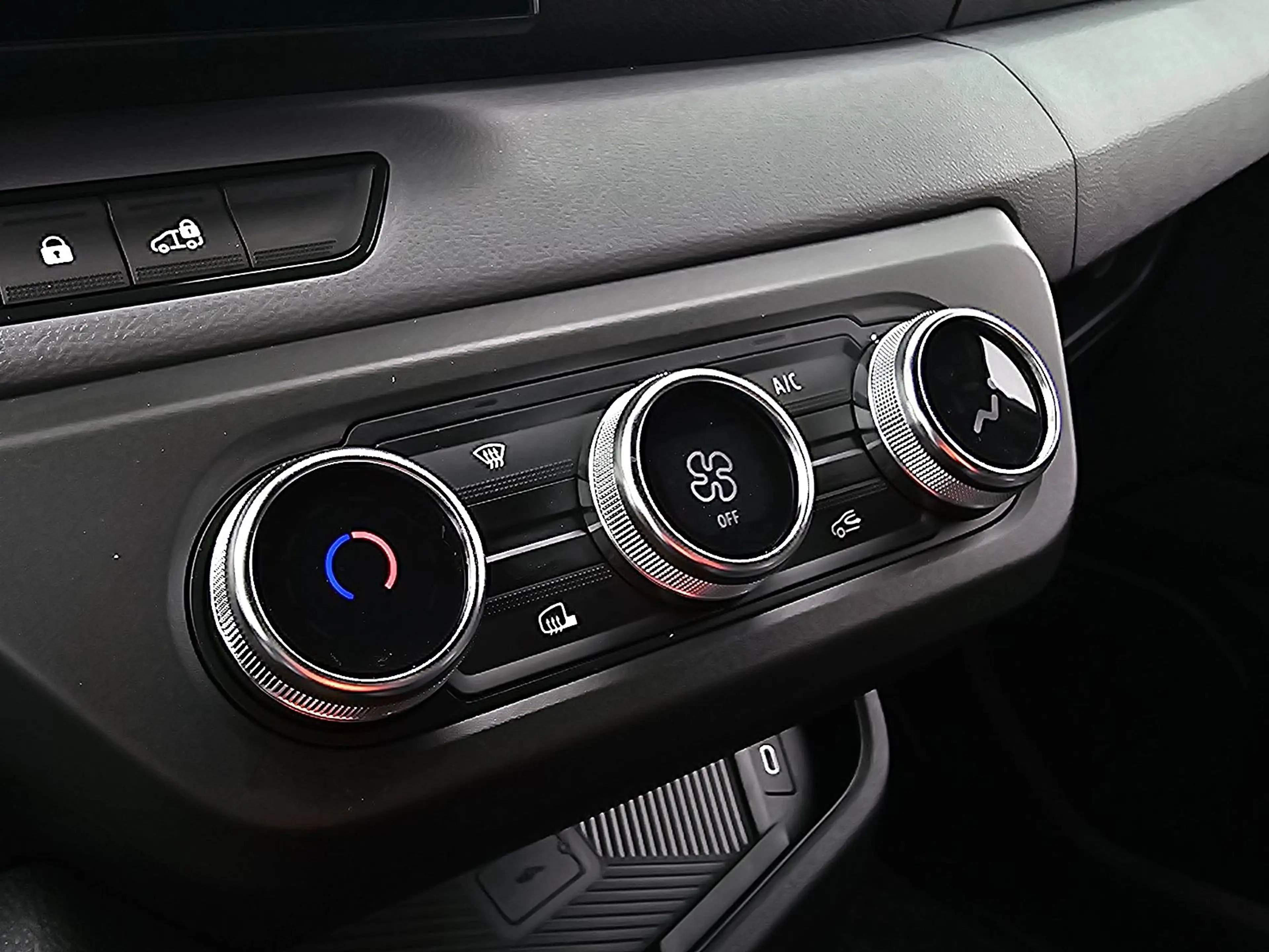 Renault Master 2.0 L2H2 LED Trekhaak — photo 10