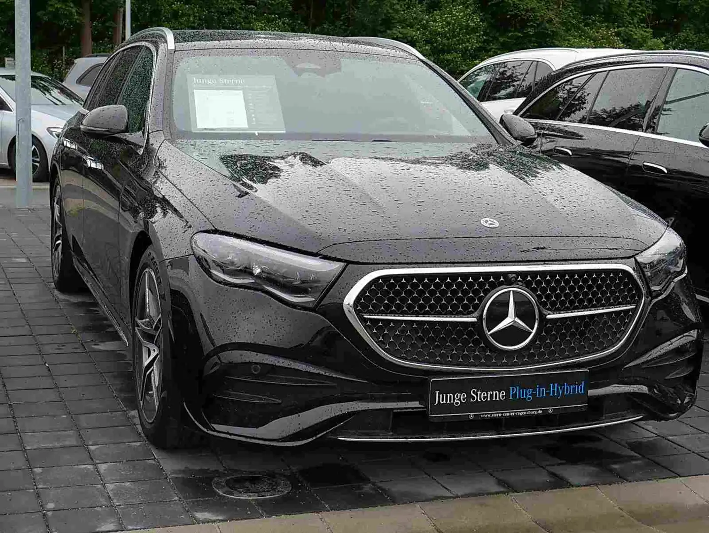 Mercedes-Benz E 300 de T-Modell AMG+PANO+AHK+MEMORY+DIGITALLED Zwart - 2