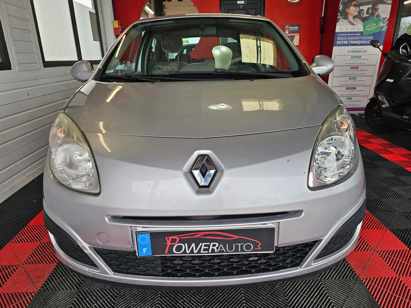 Renault Twingo 1.5 dci 170016KMS Grijs - 2