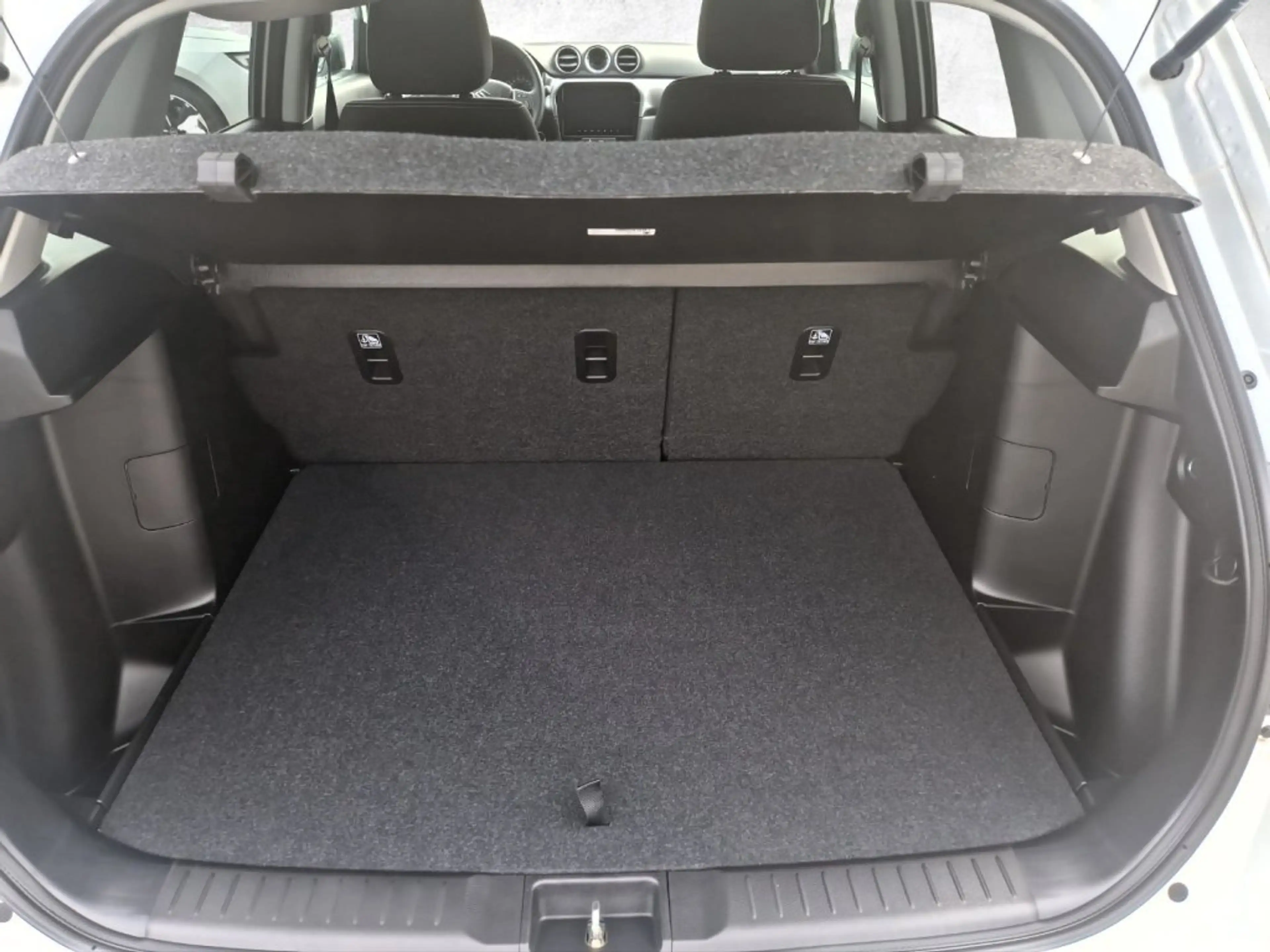 Suzuki Vitara Shine 1,4 DITC Hybrid Allgrip 6AT — photo 15