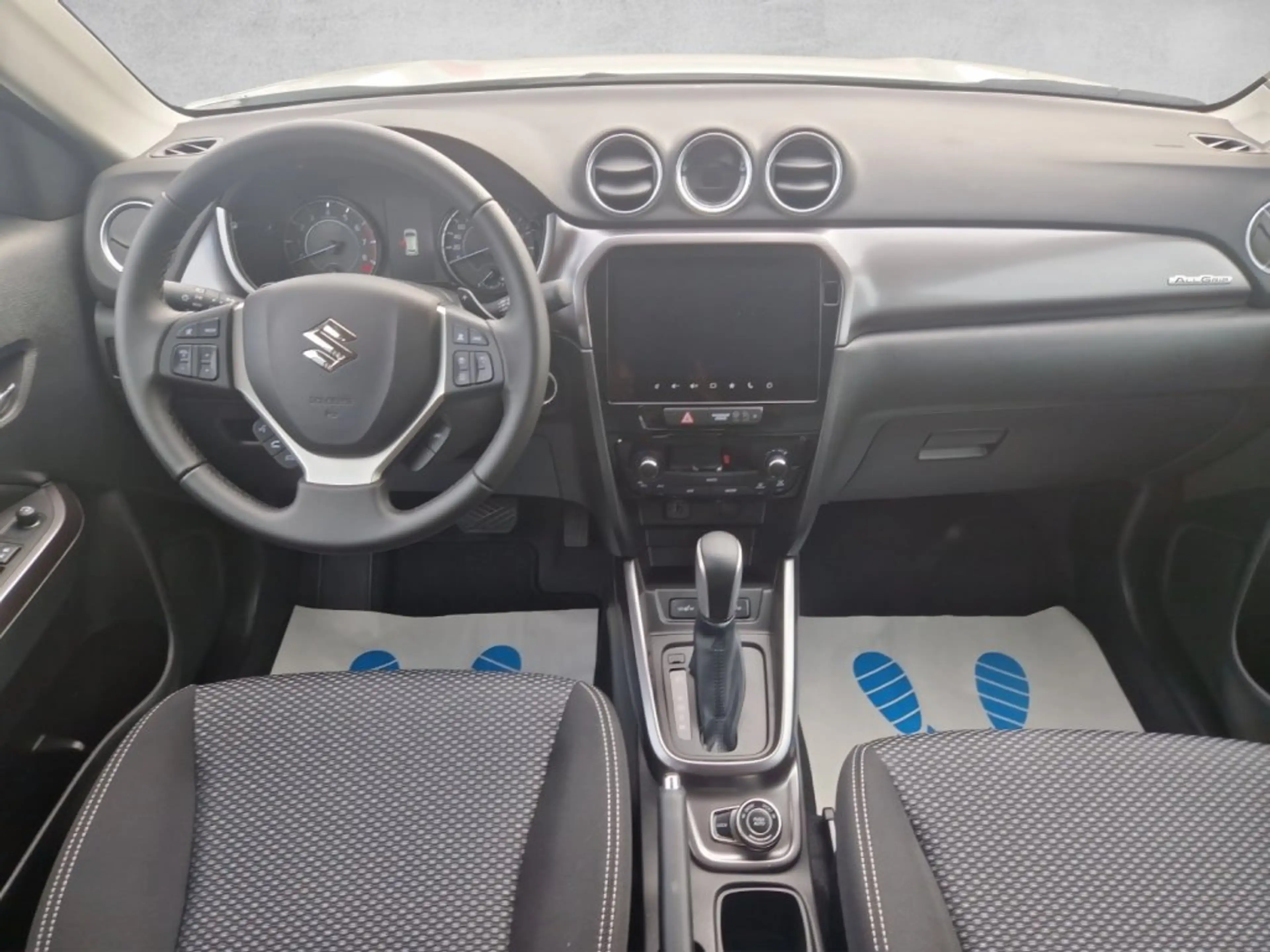 Suzuki Vitara Shine 1,4 DITC Hybrid Allgrip 6AT — photo 12