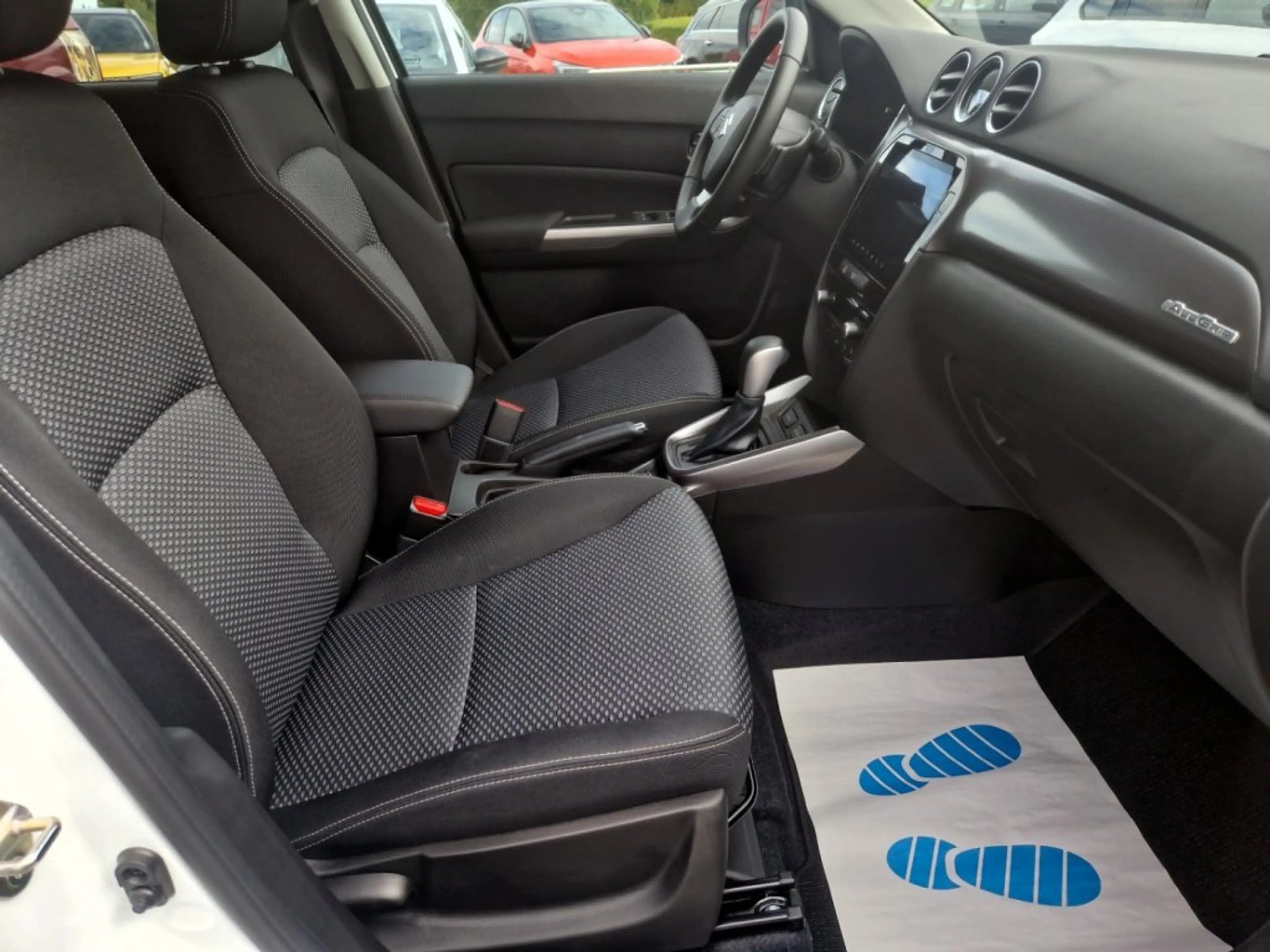 Suzuki Vitara Shine 1,4 DITC Hybrid Allgrip 6AT — photo 14