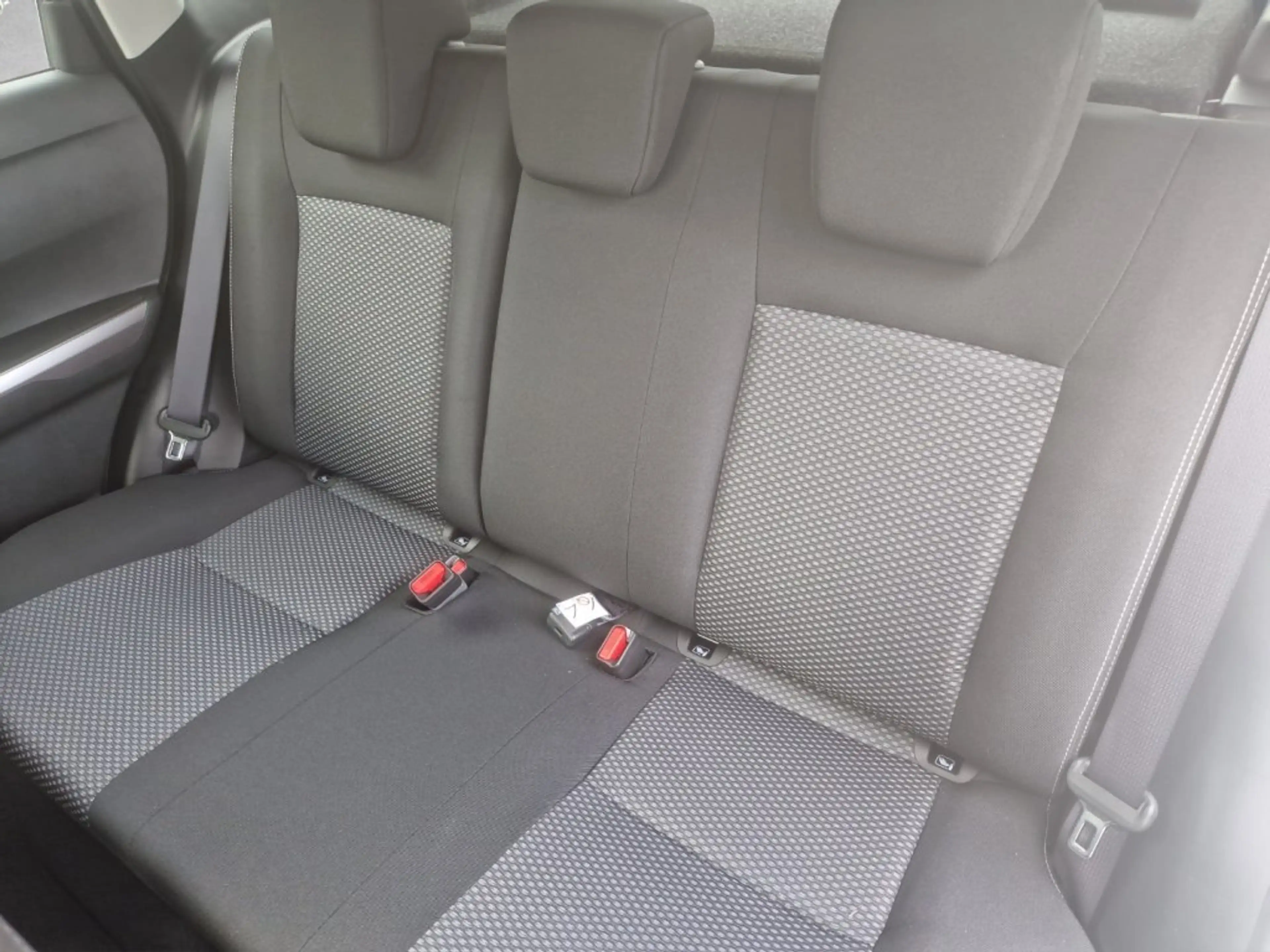 Suzuki Vitara Shine 1,4 DITC Hybrid Allgrip 6AT — photo 11