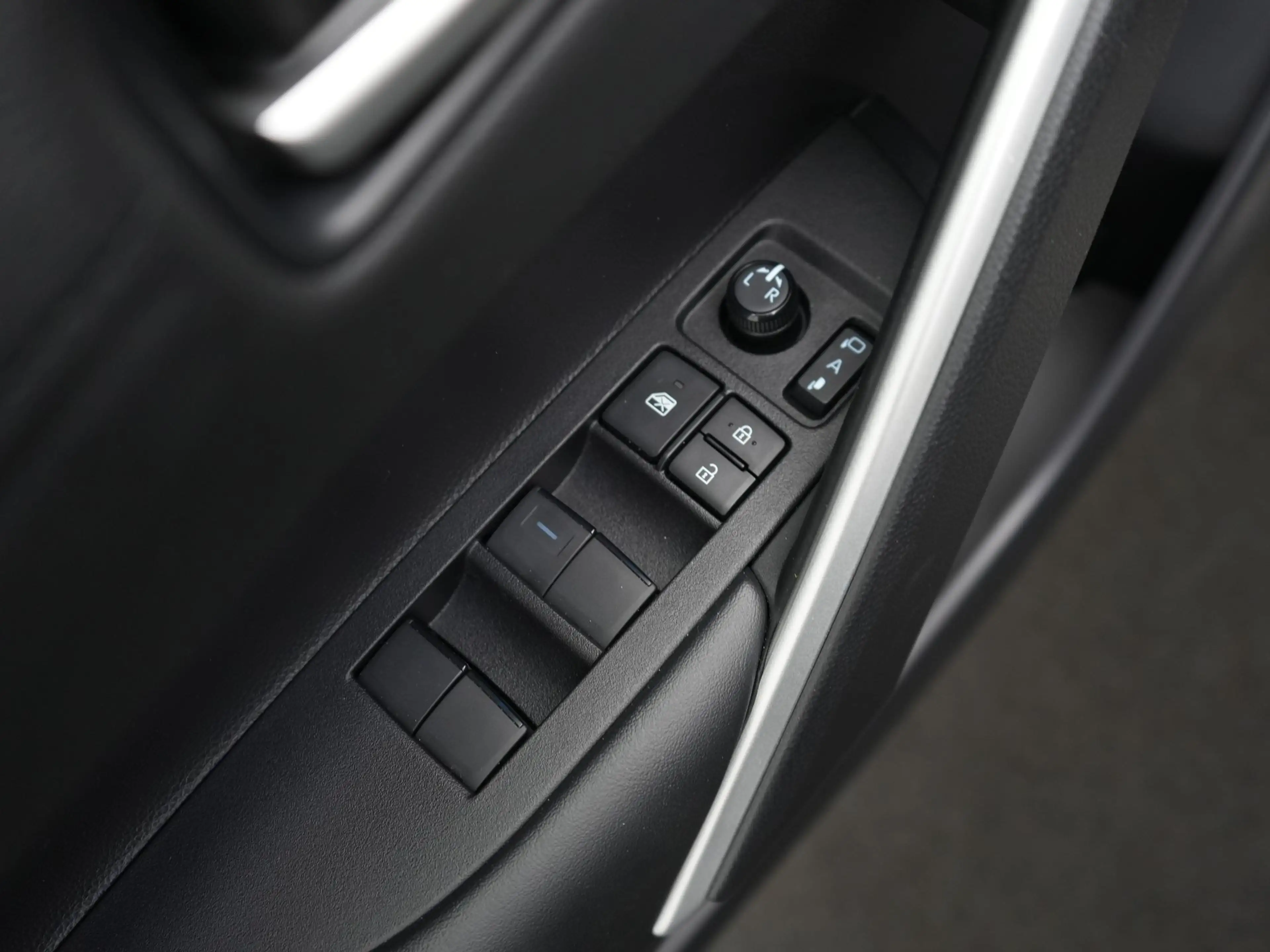 Toyota Corolla Cross Hybrid 200 Executive | Stuur-Stoelverwarming | JBL — photo 6