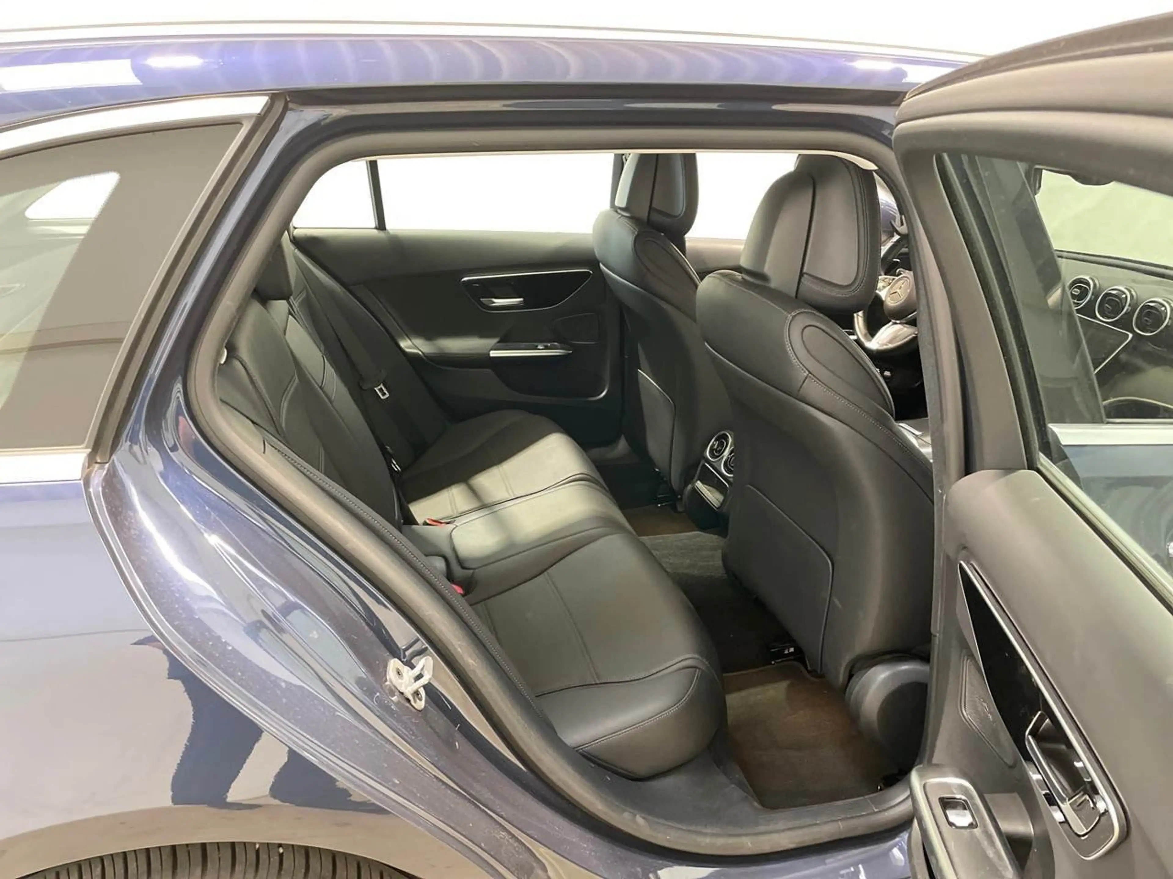 Mercedes-Benz C 300 e T Avantgarde AHK ACC BLIS Key LED — photo 10