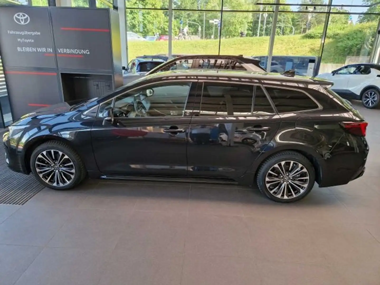 Toyota Corolla Touring Sports 1.8 Team D Technik Navi Digitales C Schwarz - 2