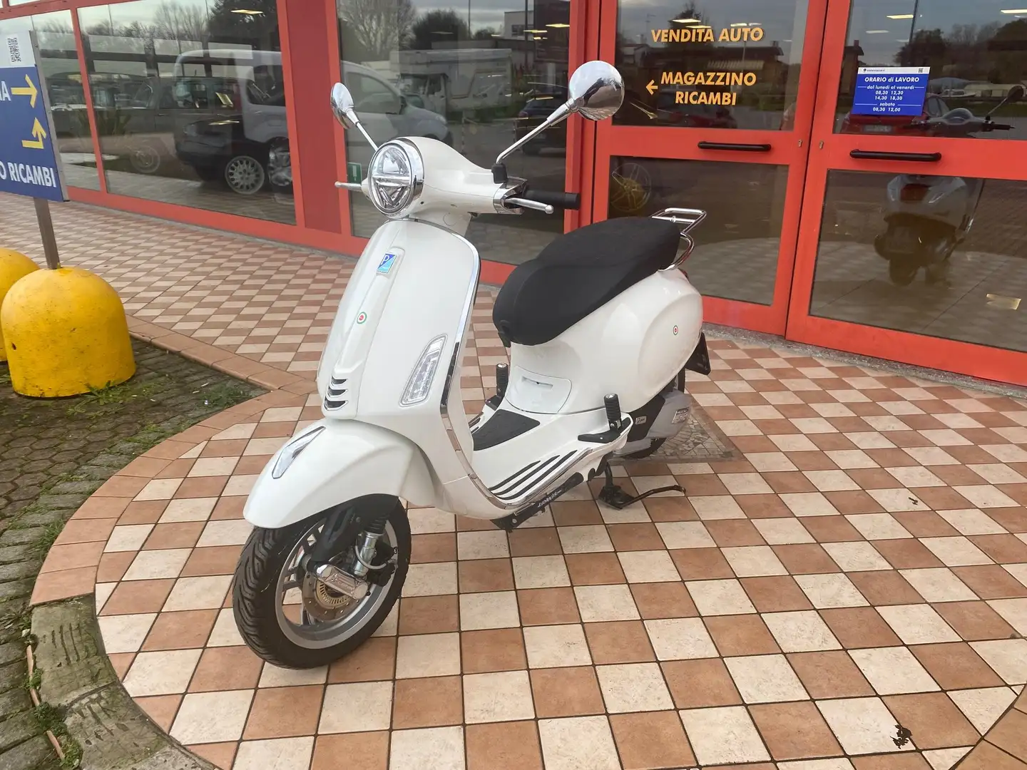 Piaggio VESPA 125 PRIMAVERA Bianco - 1