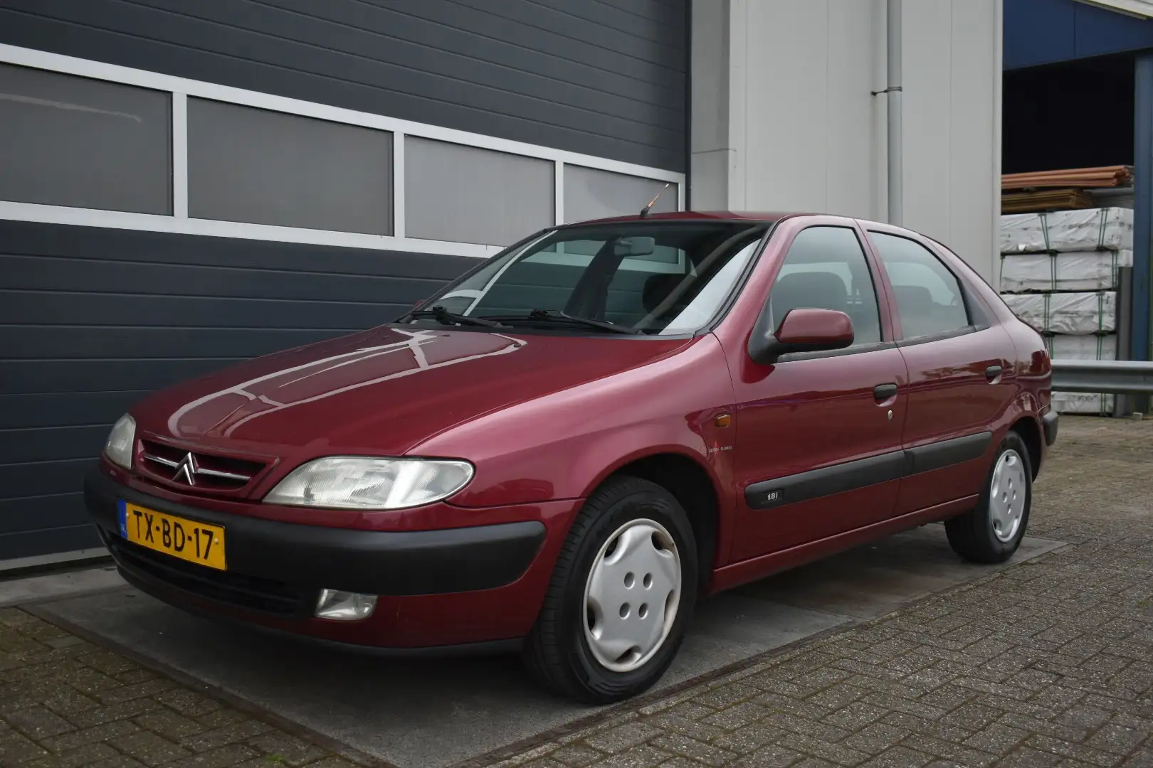 Citroen Xsara 1.8i Ligne Prestige Automaat/Airco Rood - 1