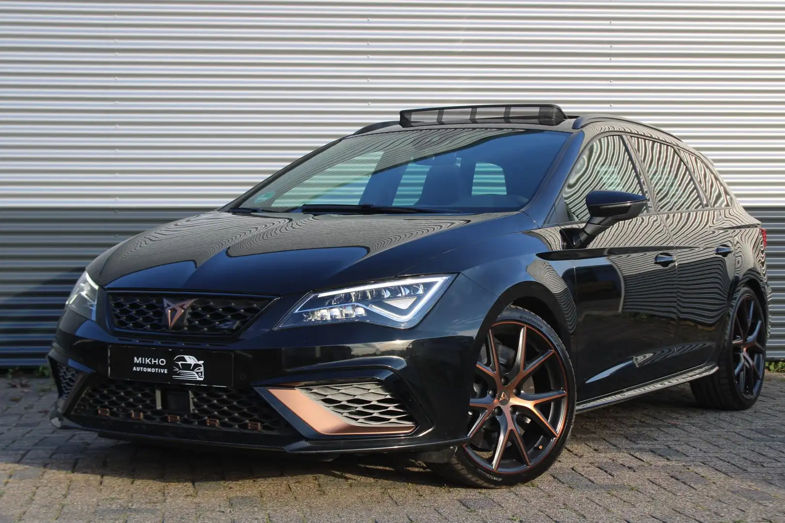 SEAT Leon ST 2.0 TSI CUPRA R 4Motion | Schaalstoelen | Panor Zwart - 1