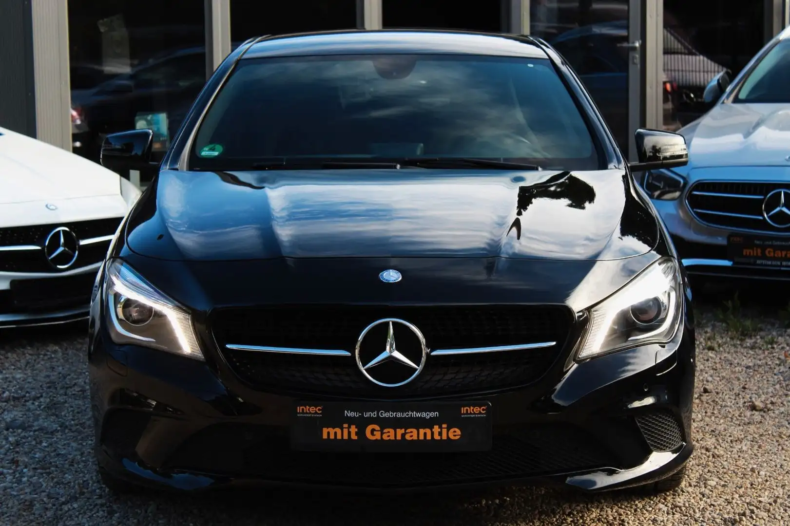 Mercedes-Benz CLA 180 AMG NIGHT PAKET HARMANN NAVI LED-XENON Schwarz - 2