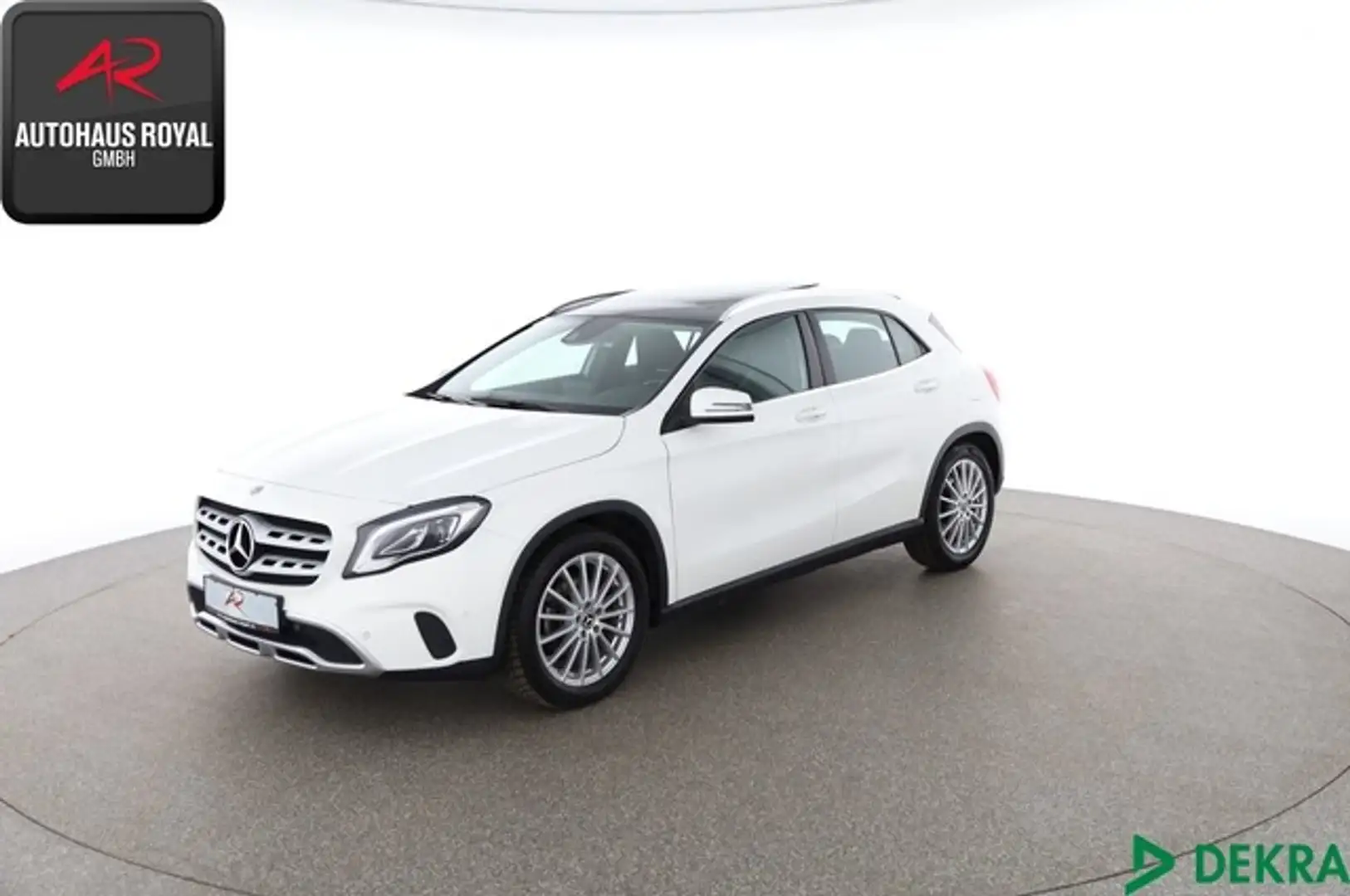 Mercedes-Benz GLA 180 URBAN PANORAMA,KAMERA,PARKLENKASSIST,AHK White - 1