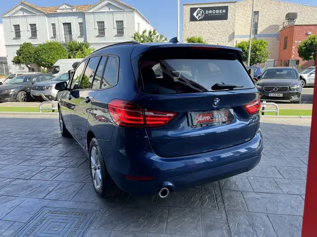BMW 2 Series view 8