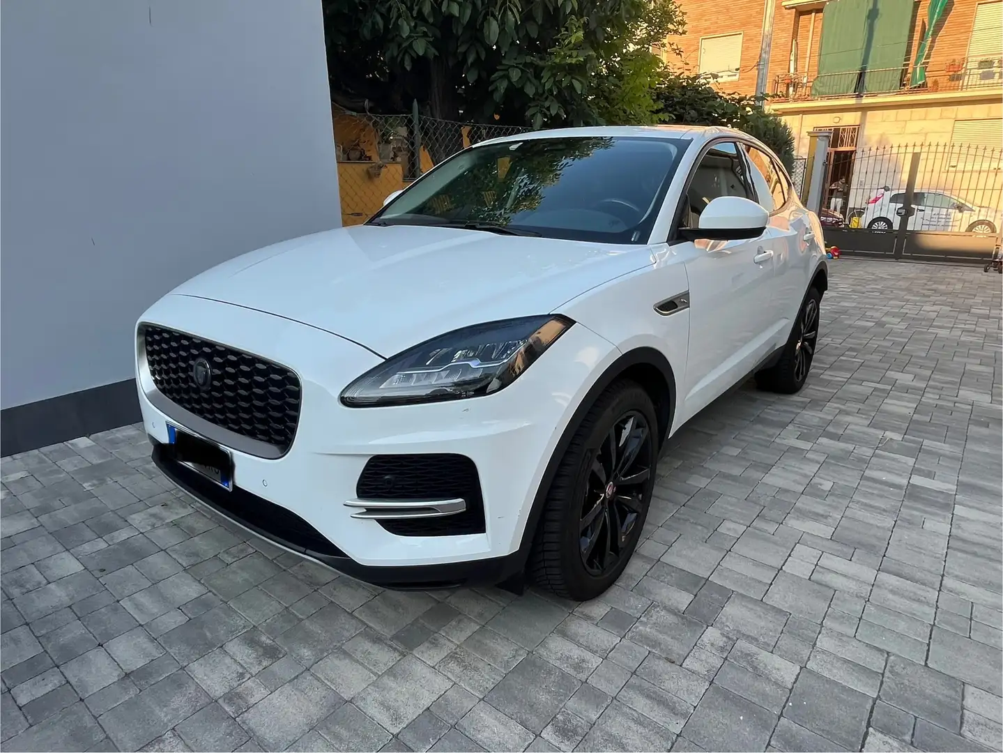 Jaguar E-Pace E-Pace 2021 2.0d i4 mhev SE awd 163cv auto Biały - 1