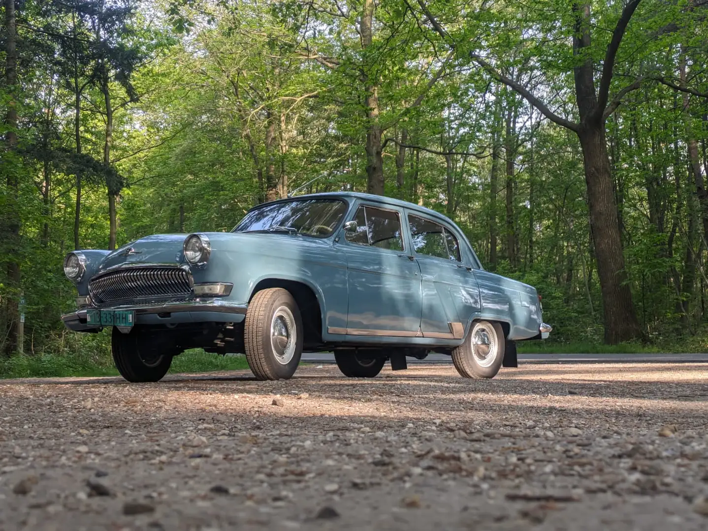 GAZ 24 Blau - 1