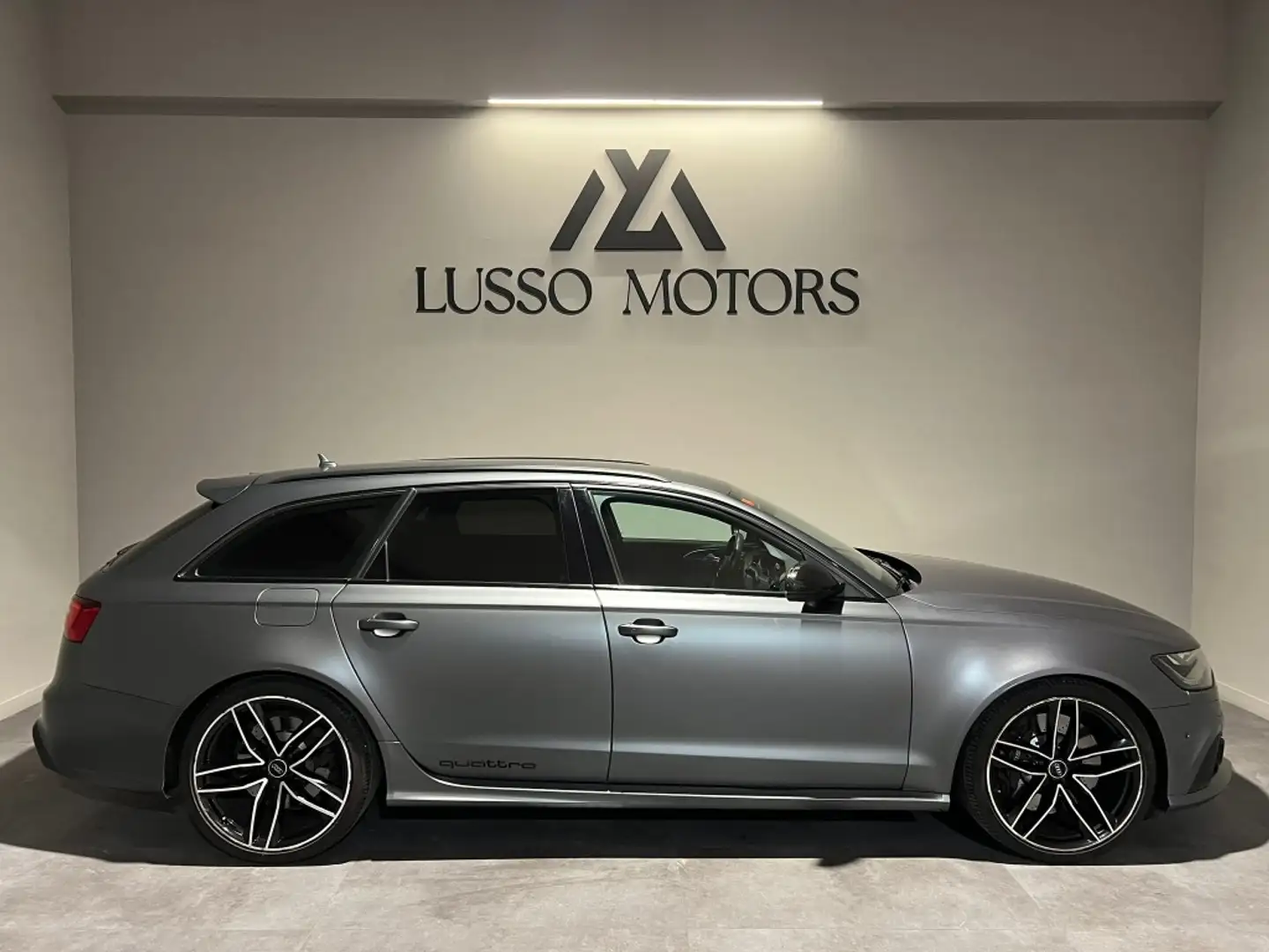 Audi RS6 Avant 4.0 TFSI quattro Tiptronic Grijs - 2