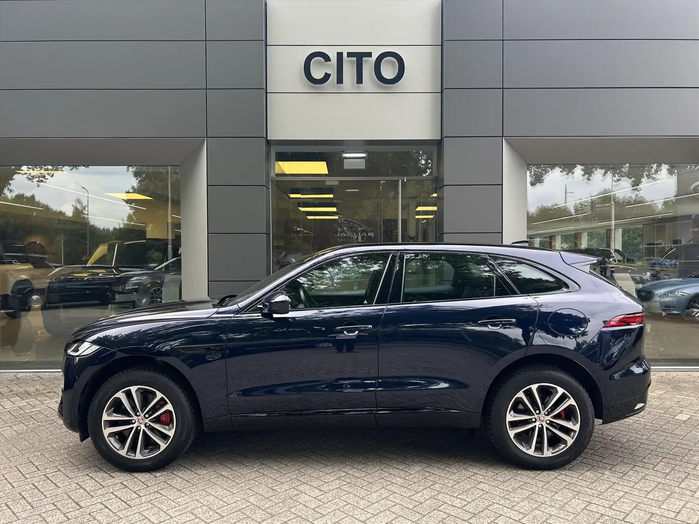 Jaguar F-Pace P400e AWD AUT S Blu/Azzurro - 2