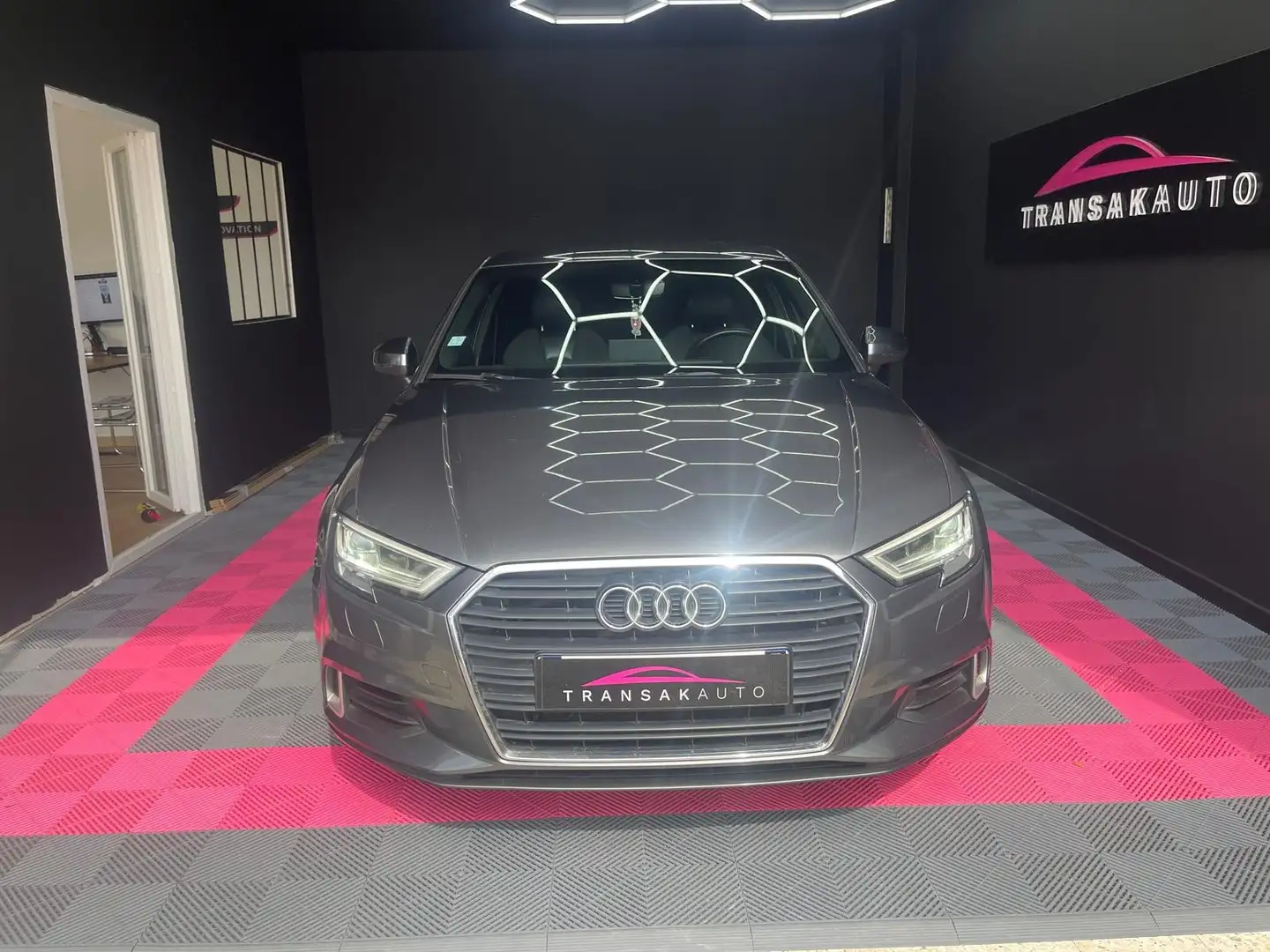 Audi A3 S Line Grijs - 2