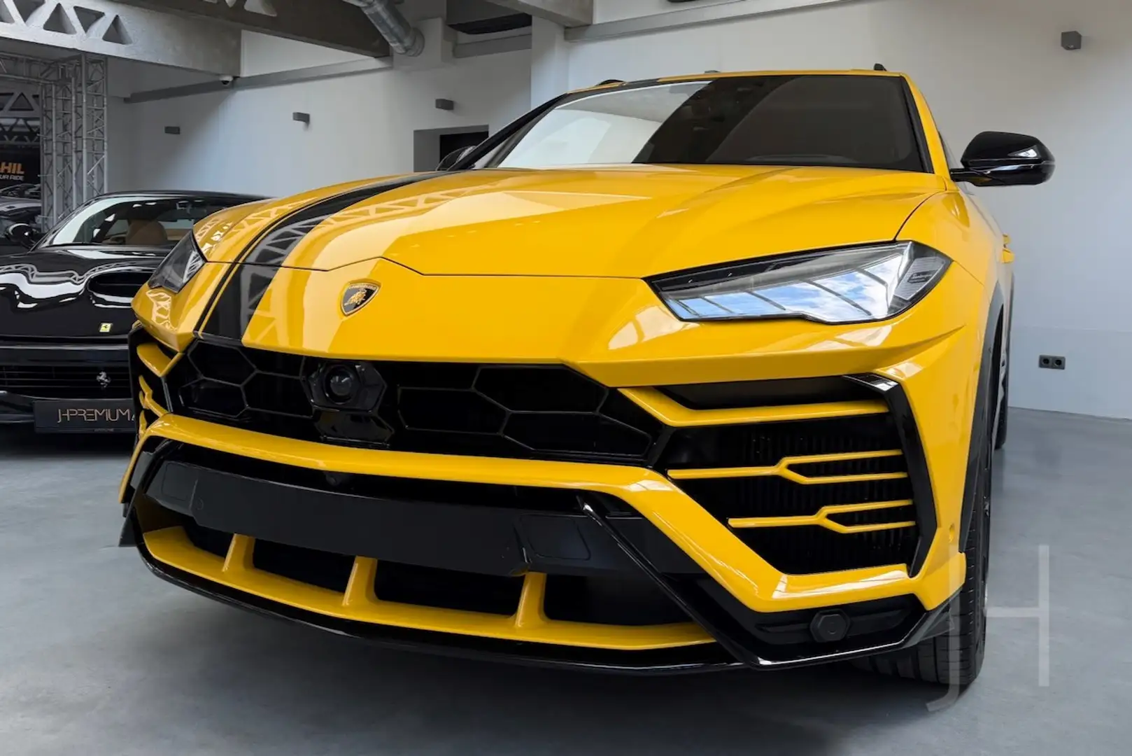 Lamborghini Urus Gelb - 2