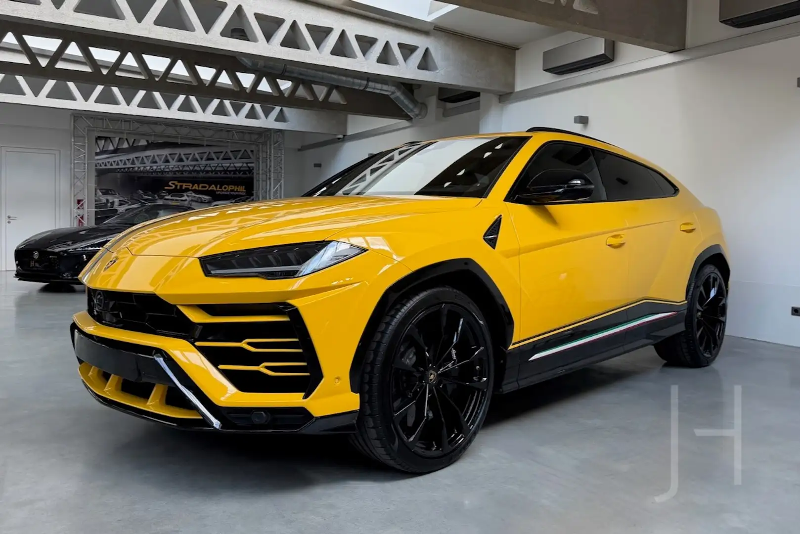 Lamborghini Urus Gelb - 1