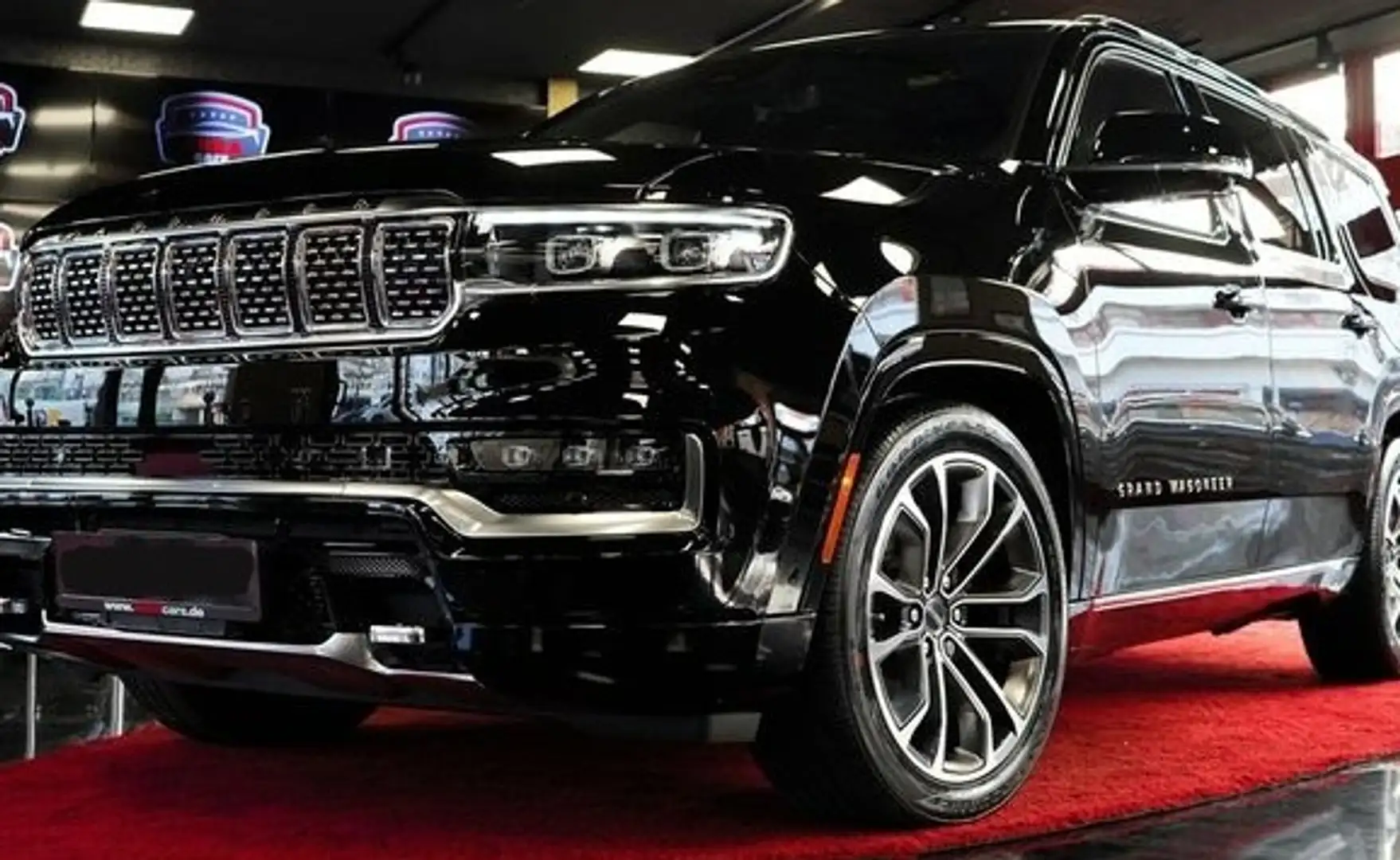 Jeep Wagoneer Czarny - 2