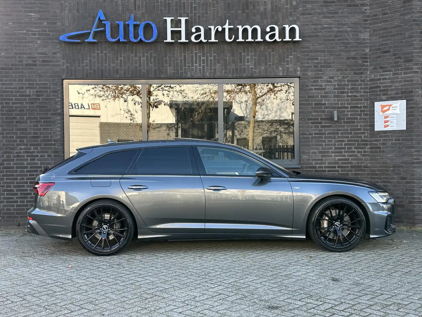 Audi A6 Avant 55 TFSI V6 quattro S-line Plus PANO|B&O|MATR Grijs - 2