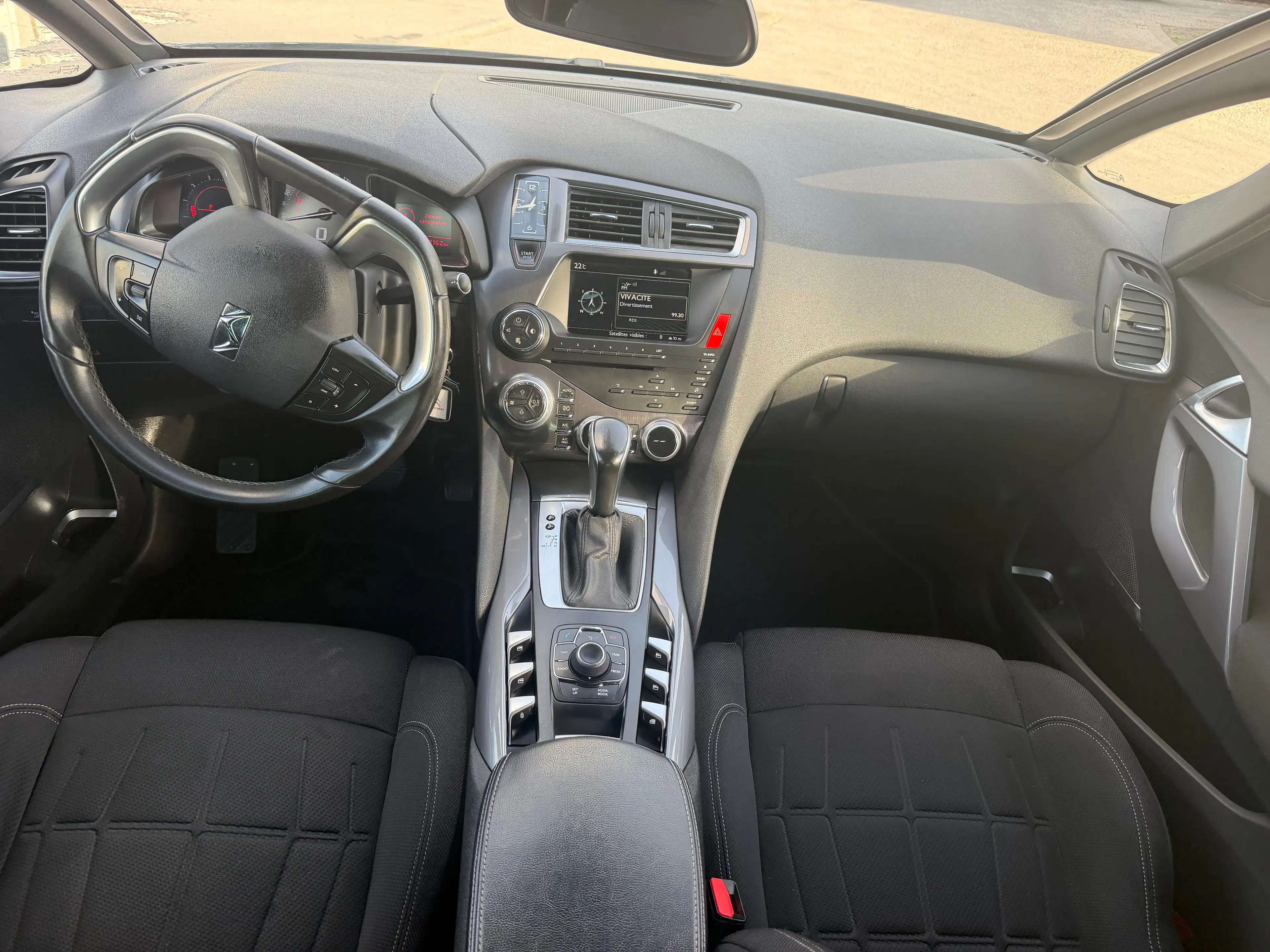 Citroen DS5 1.6 THP Be Chic Automatique — photo 7