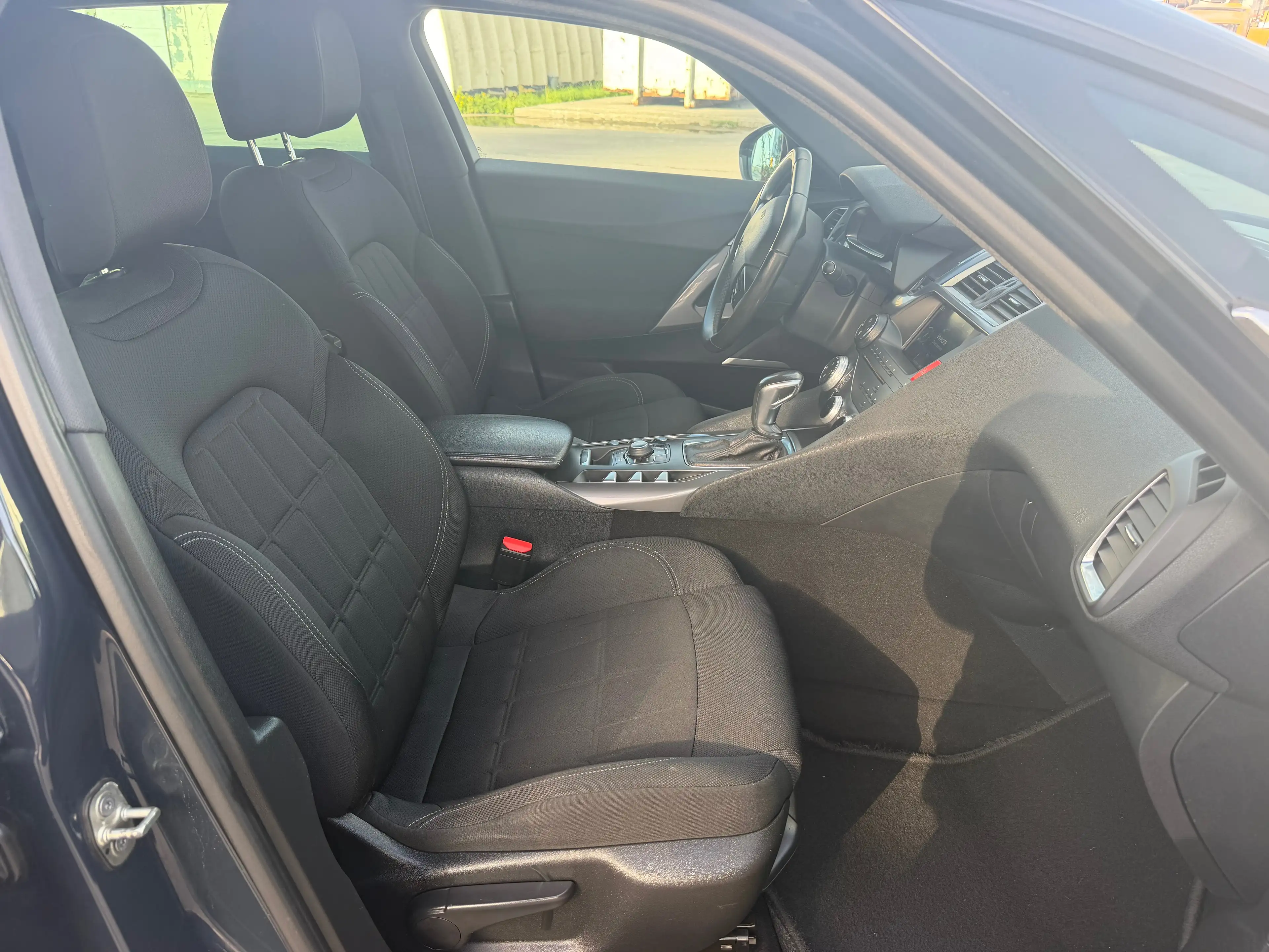 Citroen DS5 1.6 THP Be Chic Automatique — photo 11