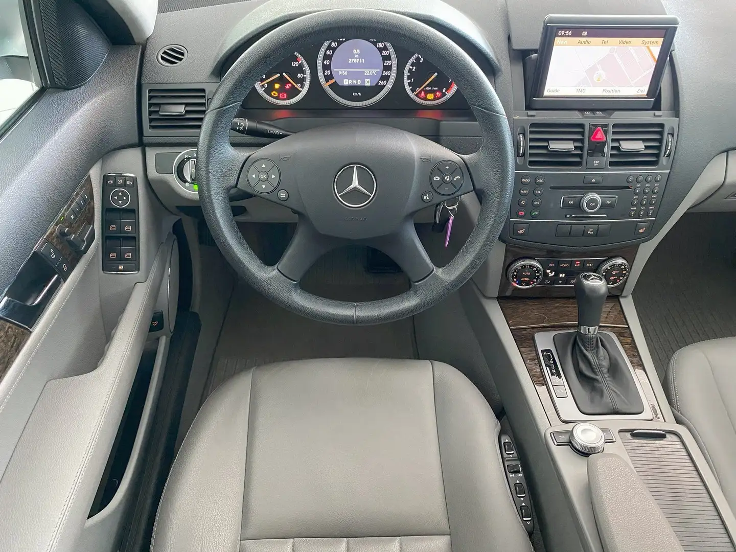 Mercedes-Benz C 280 4M Elegance Panorama+AHK+Memory+ILS+8xALU Silver - 2