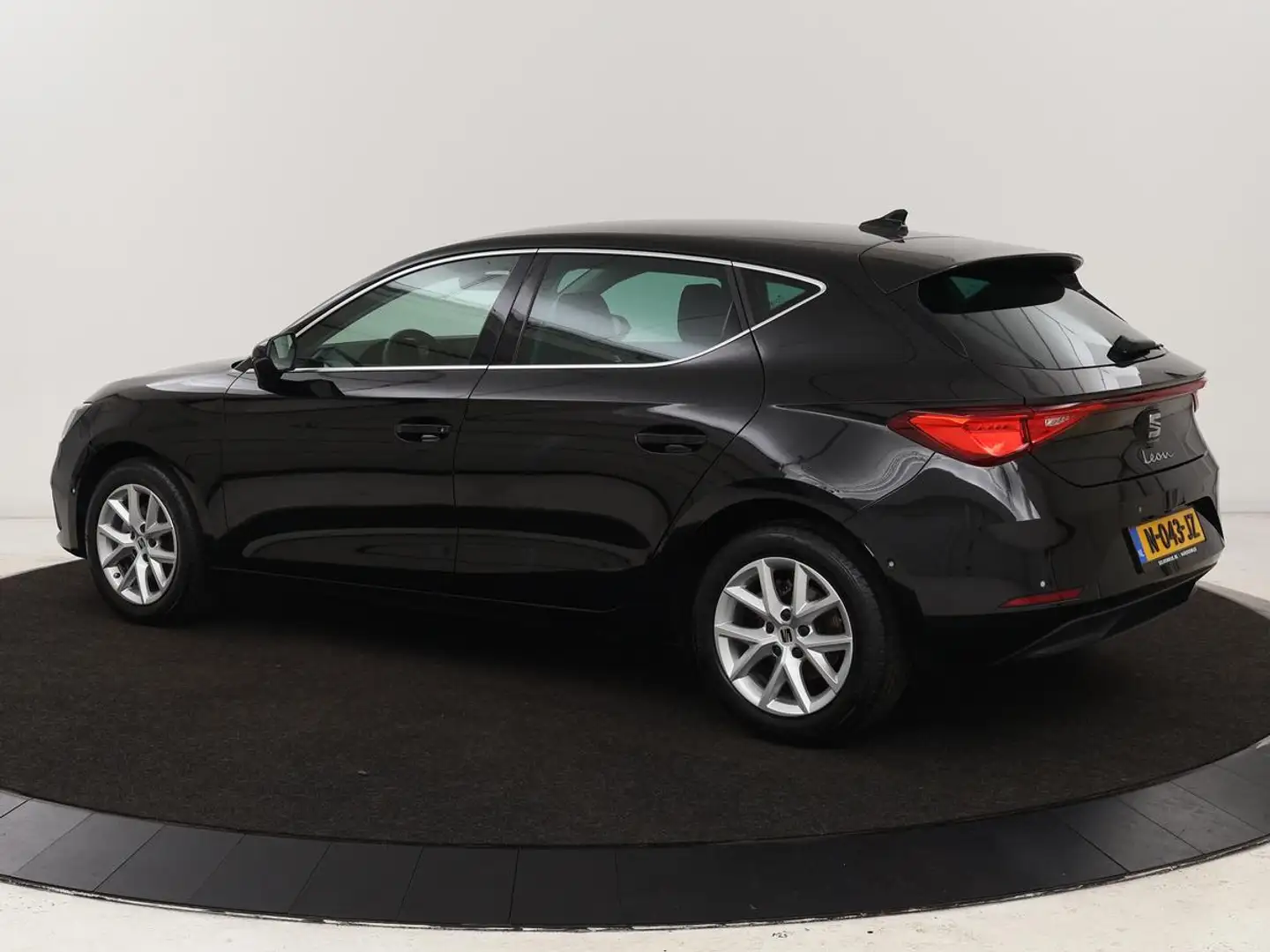 SEAT Leon 1.0 TSI Style Launch Edition | Camera | Adaptive c Zwart - 2