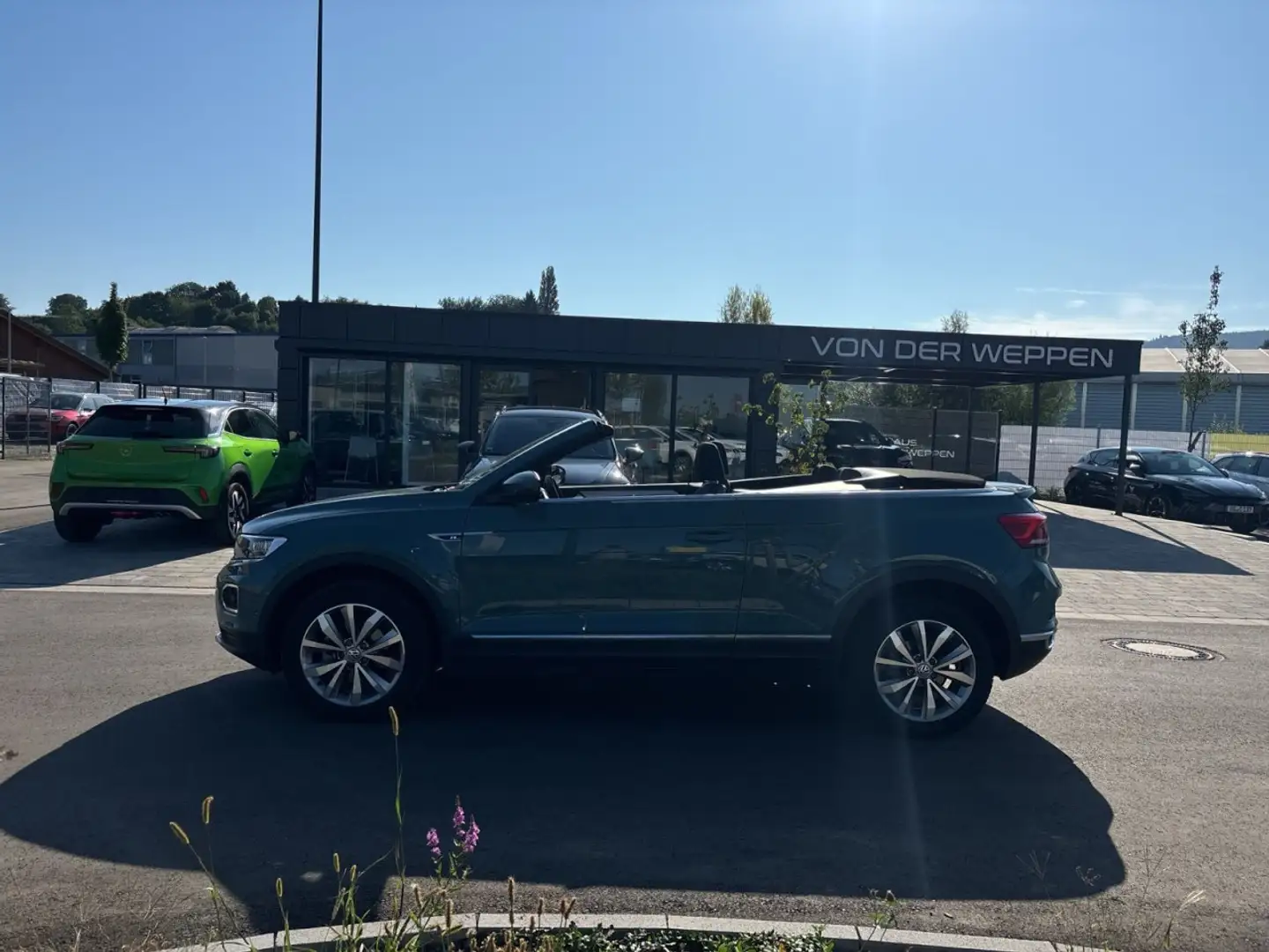 Volkswagen T-Roc Cabriolet Style TSI DSG Navi Rückkamera Klima Vert - 2
