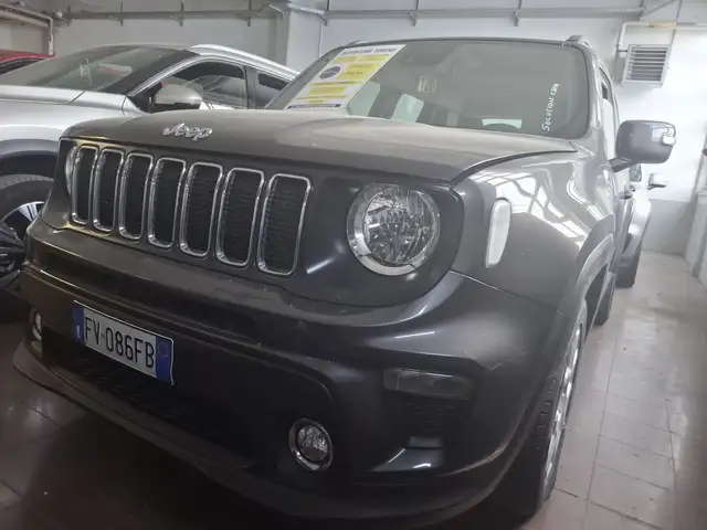 Jeep Renegade view 11