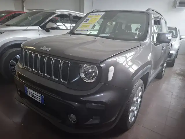 Jeep Renegade view 12