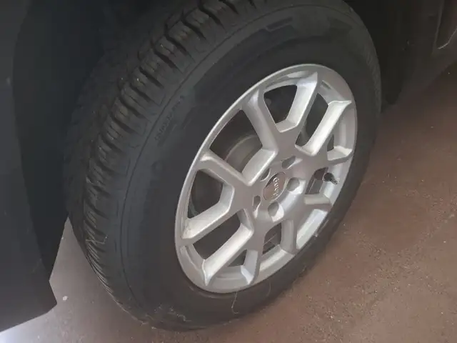 Jeep Renegade view 10