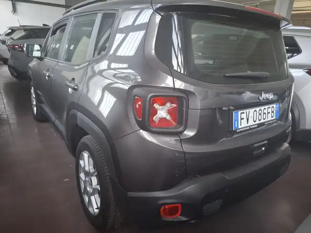 Jeep Renegade view 8