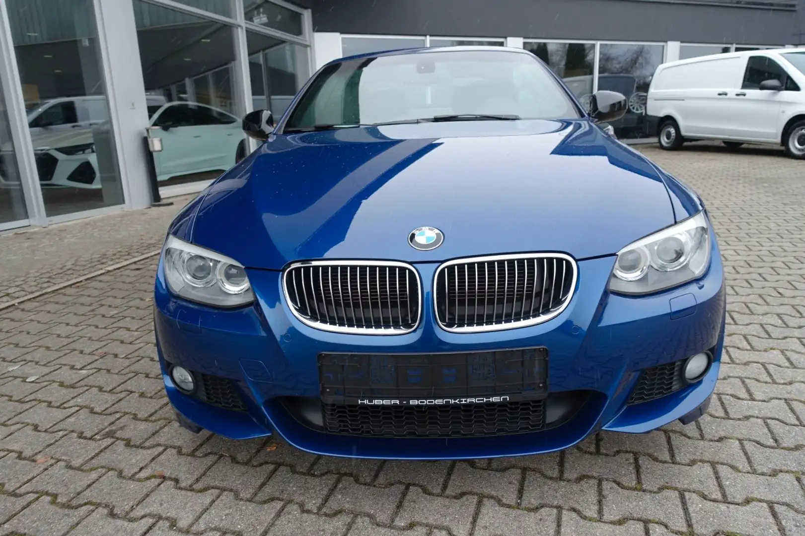BMW 320 d Cabrio M-Sport Navi, PDC, Leder, AHK, Top Blau - 2