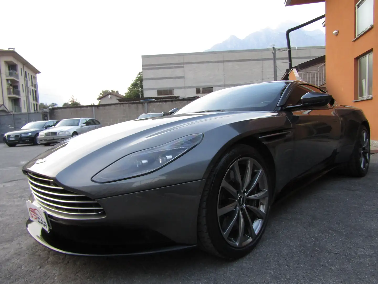 Aston Martin DB11 DB11 Coupé 4.0 V8 * 93.000 KM REALI * Grigio - 1