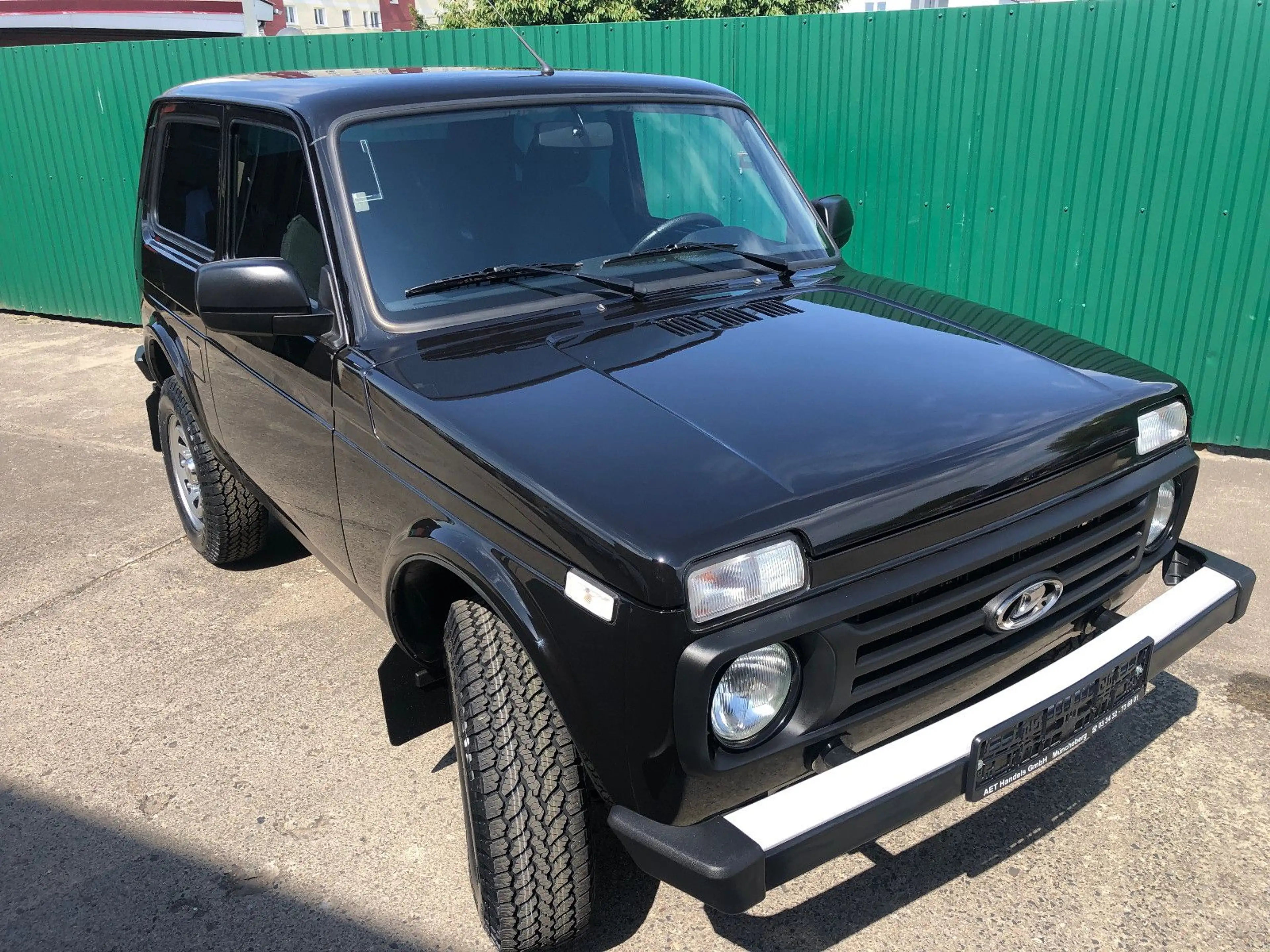 Lada Niva LADA NIVA "PREMIUM PLUS" Sonderausst.  AET-2026! — photo 3
