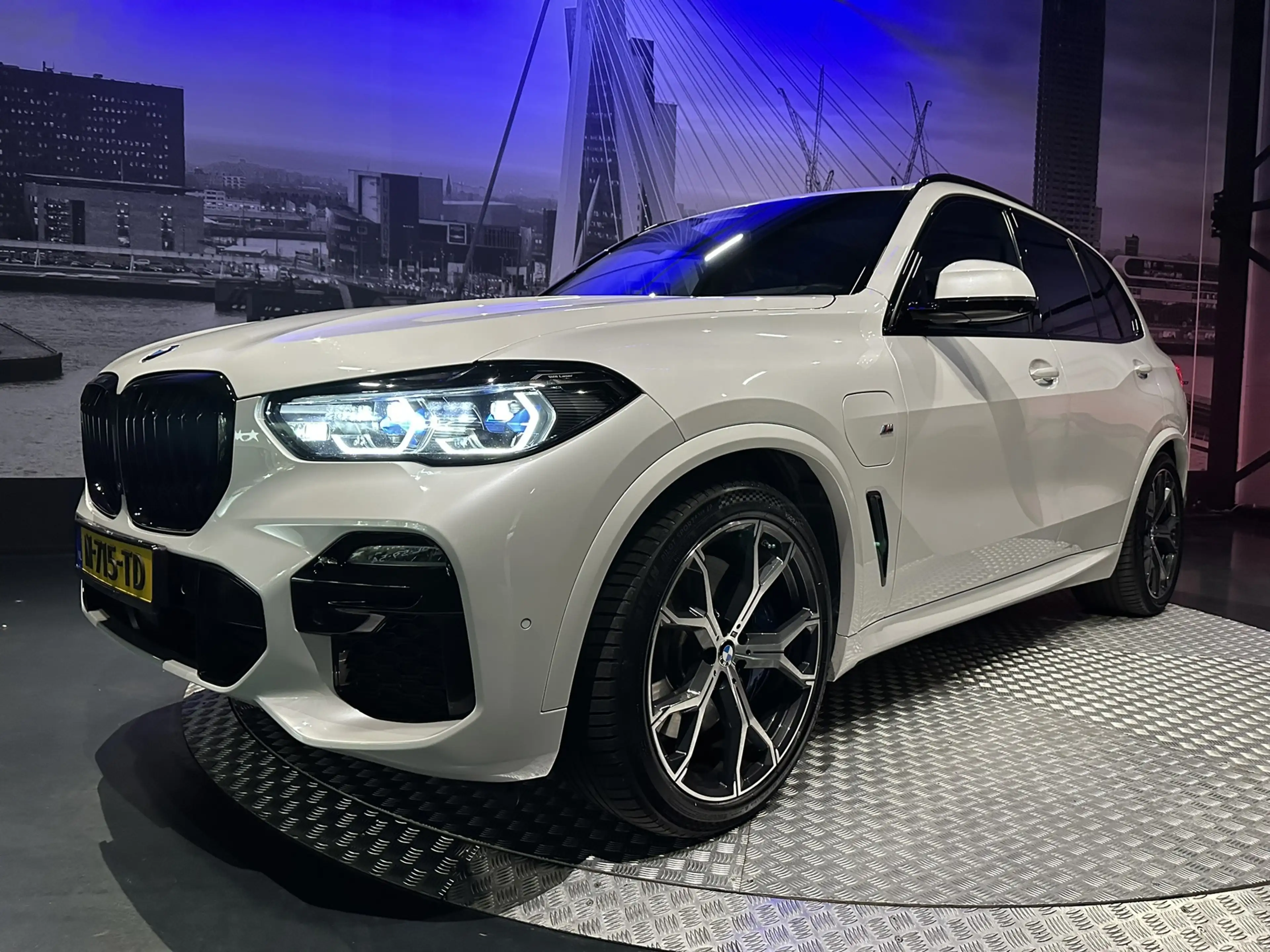 BMW X5 XDrive45e High Executive *Pano*360camera*Trekhaak* — photo 33